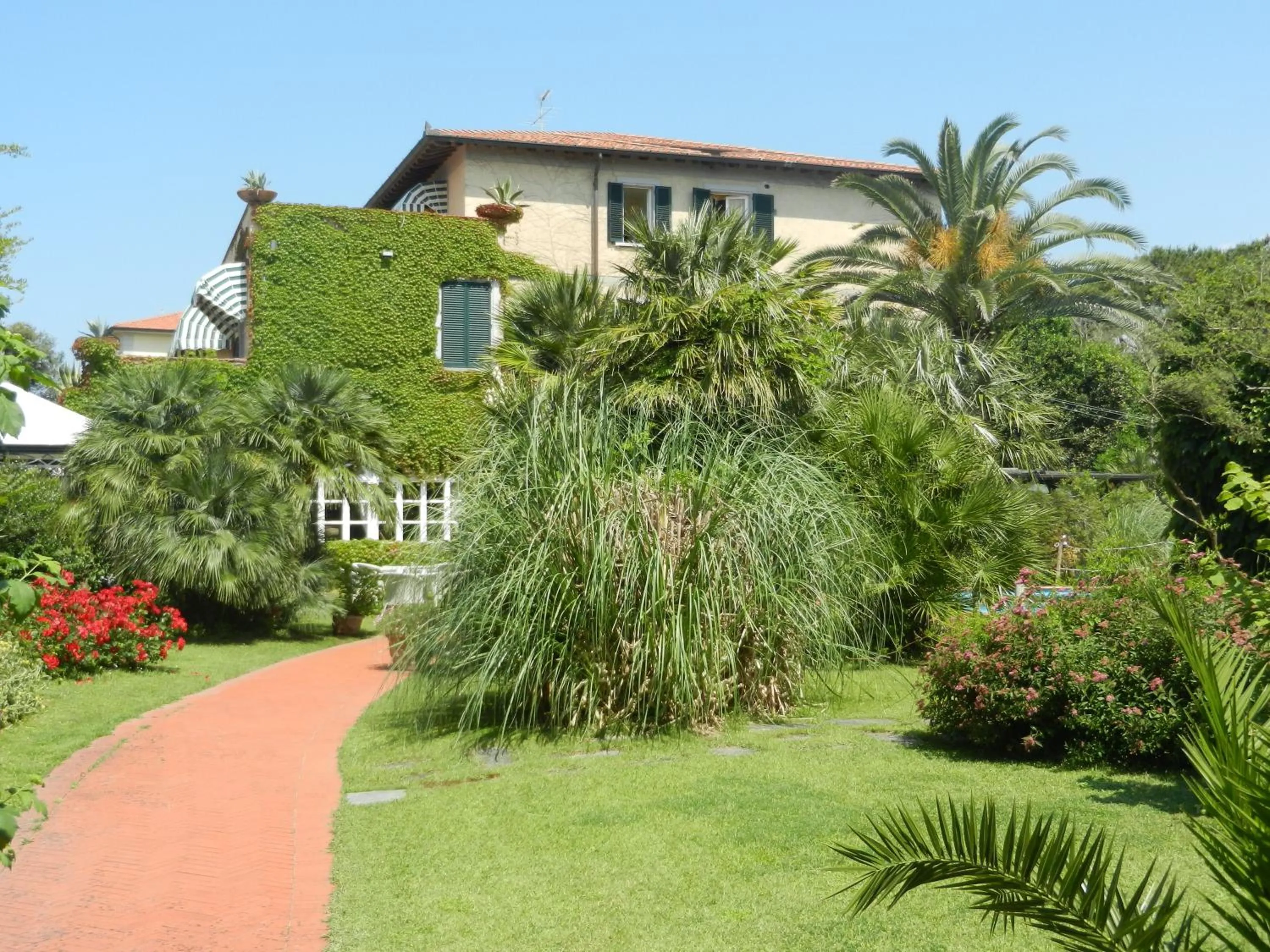 Facade/entrance in Hotel Villa Maremonti