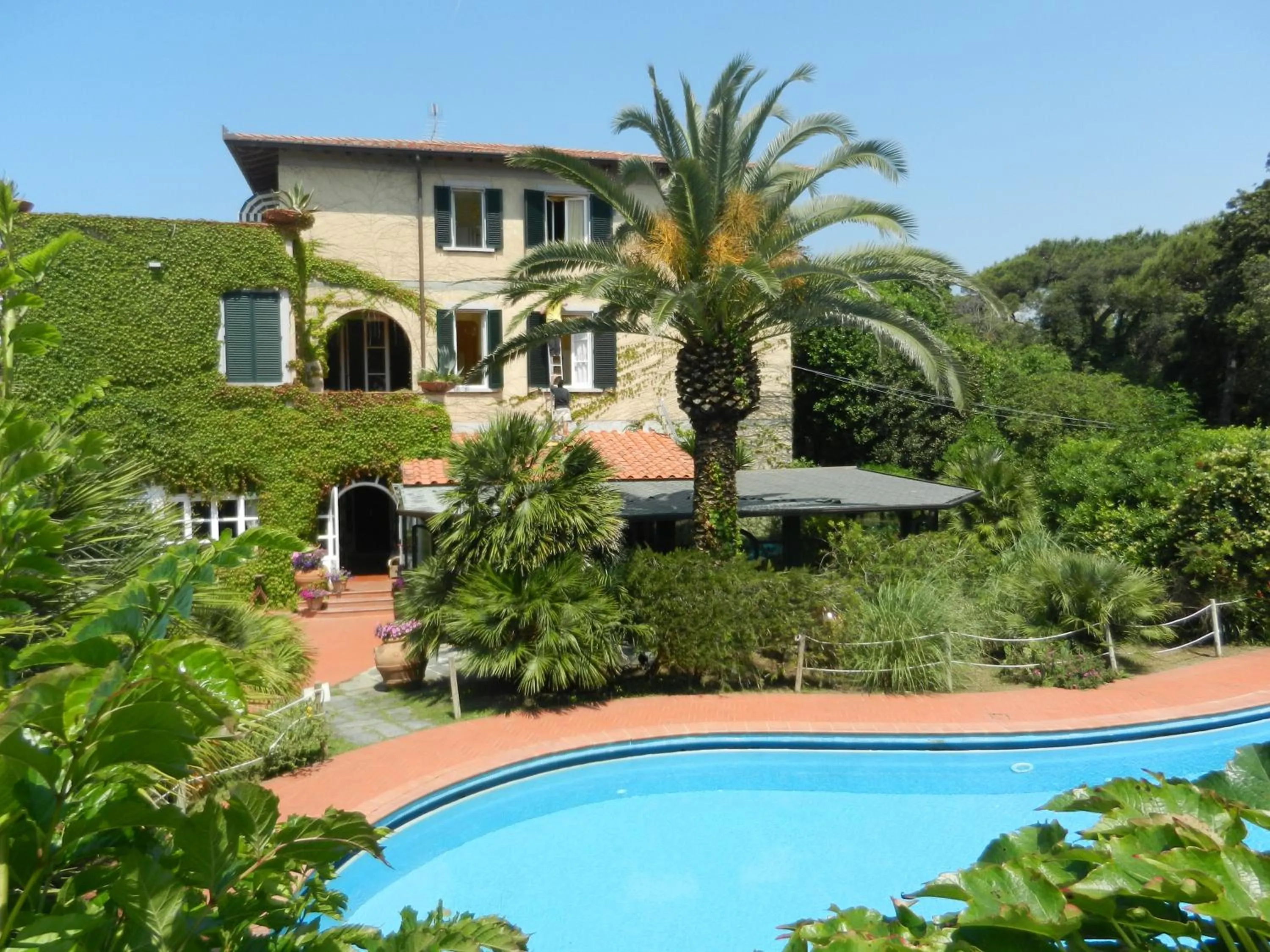 Property building in Hotel Villa Maremonti
