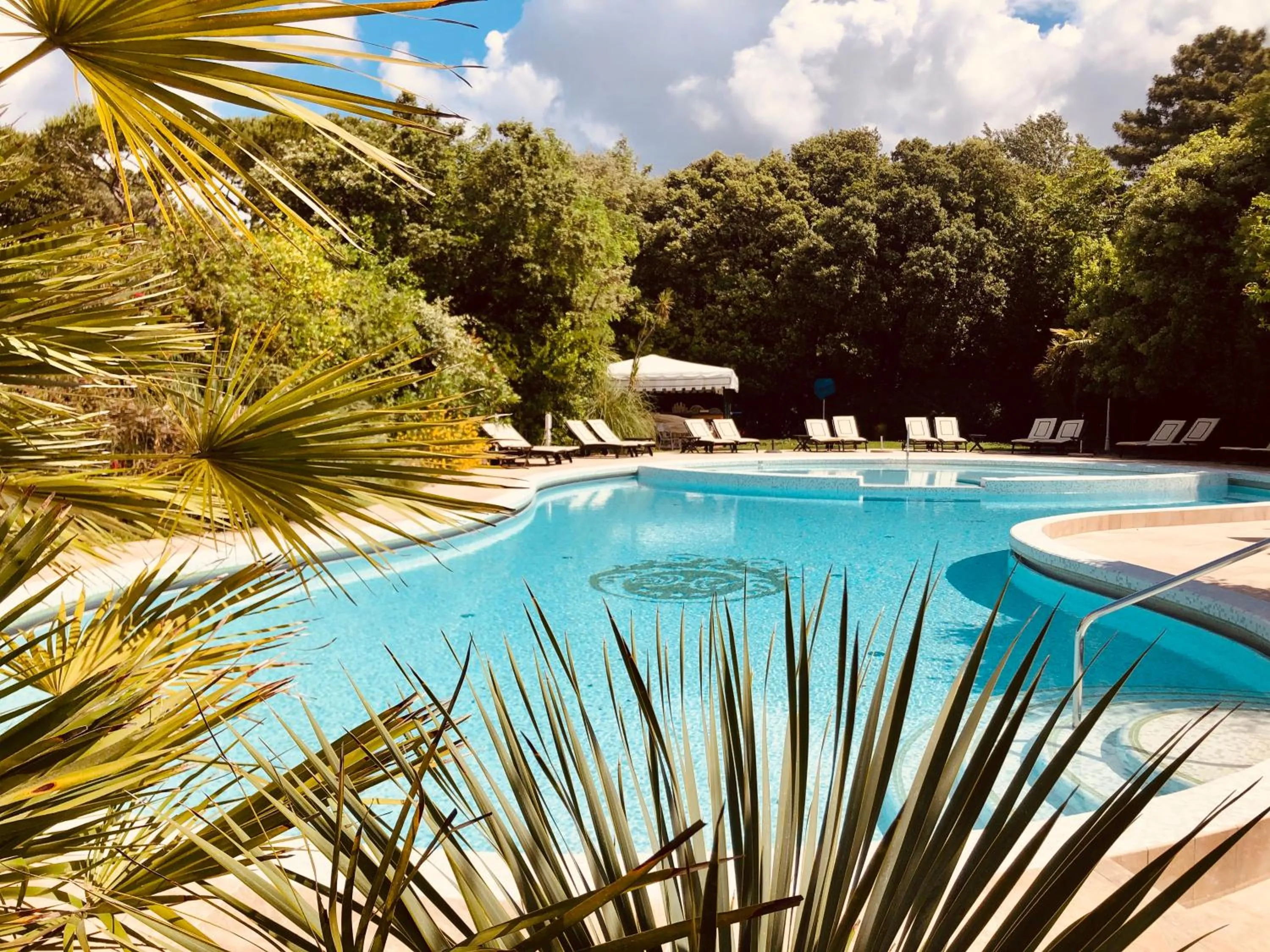 Pool view in Hotel Villa Maremonti