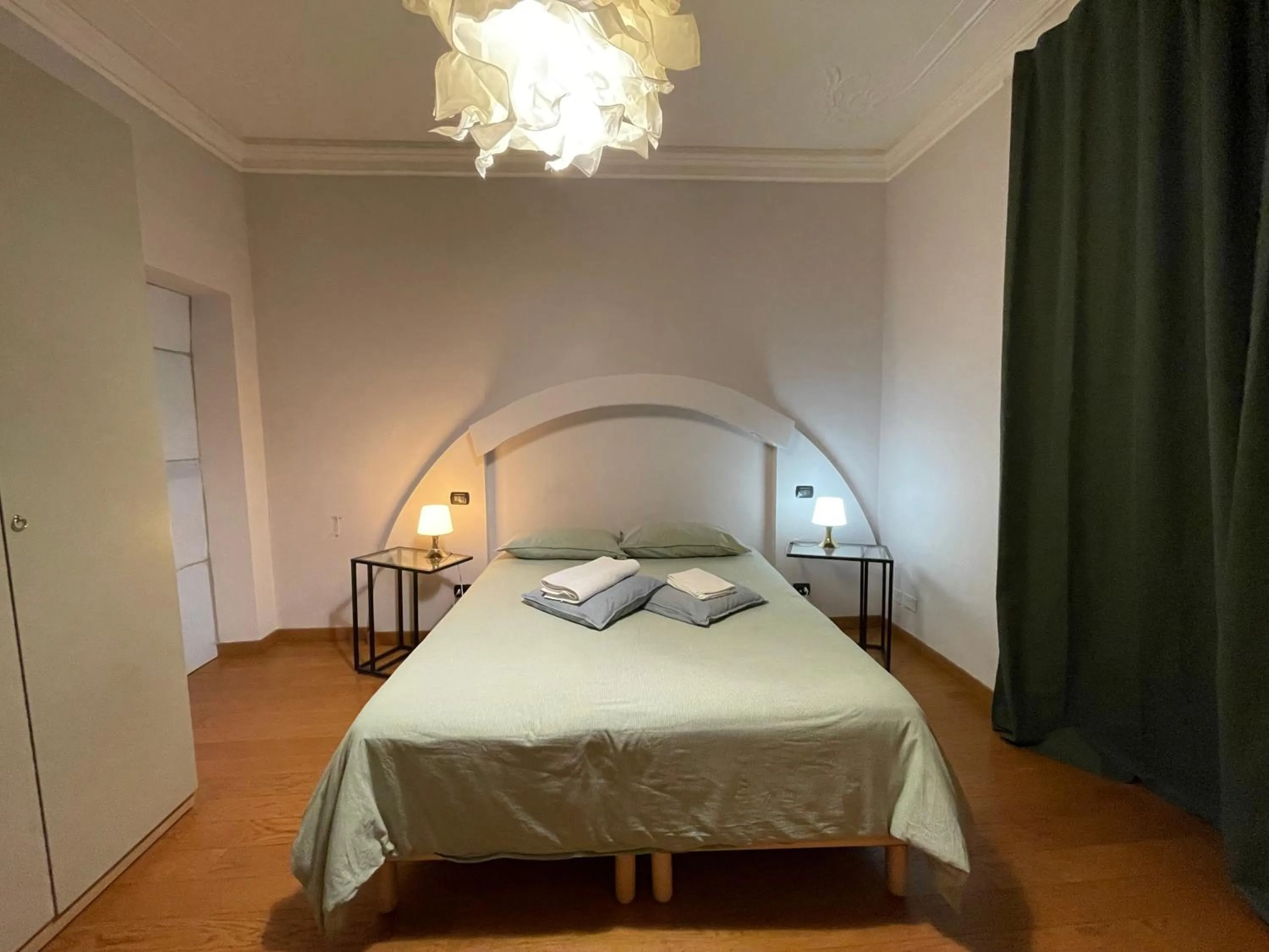 Bed in Paradise Suites - Brignole Station - Best Price Rooms - ALWAYS OPEN