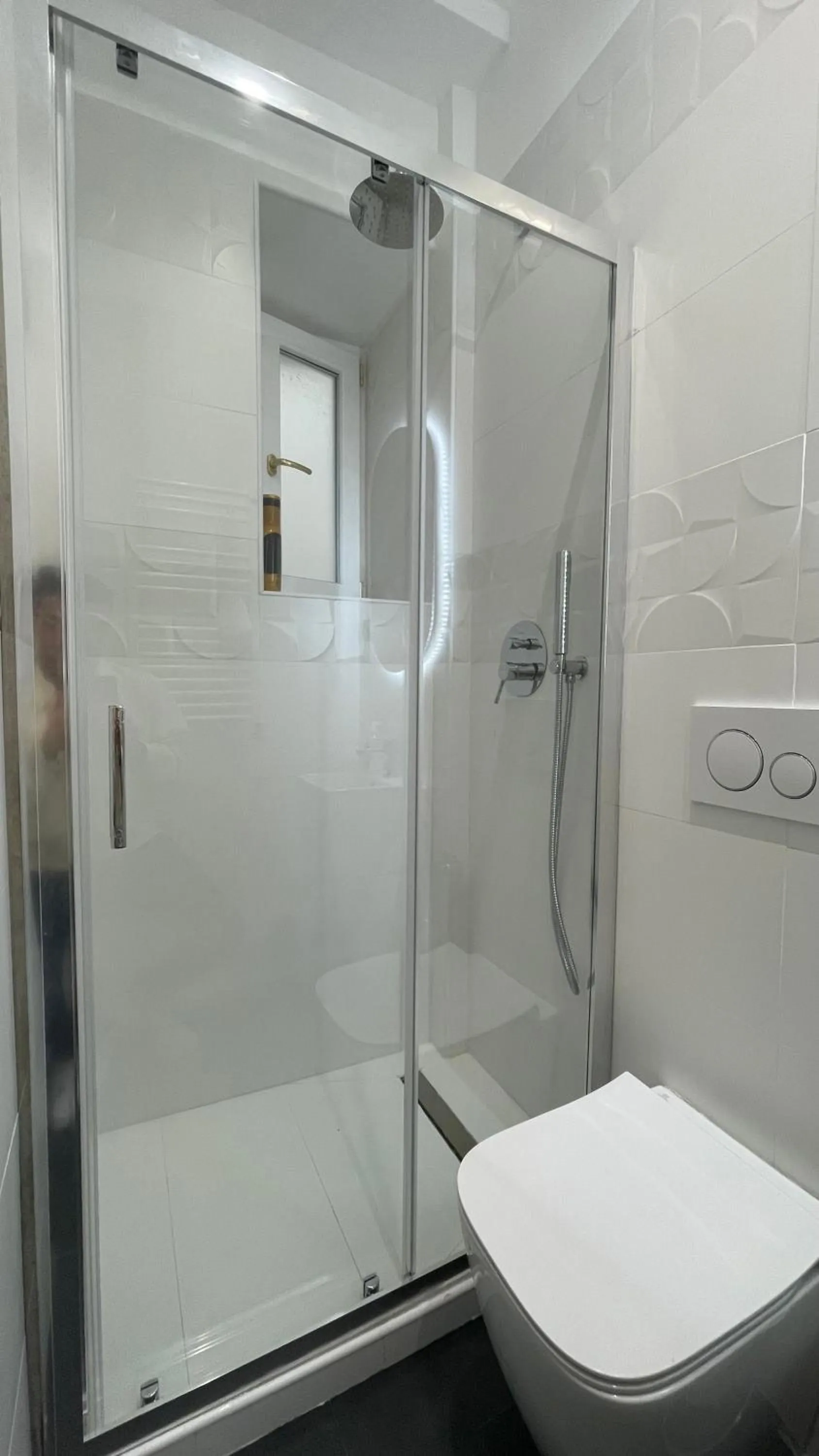 Shower in Paradise Suites - Brignole Station - Best Price Rooms - ALWAYS OPEN