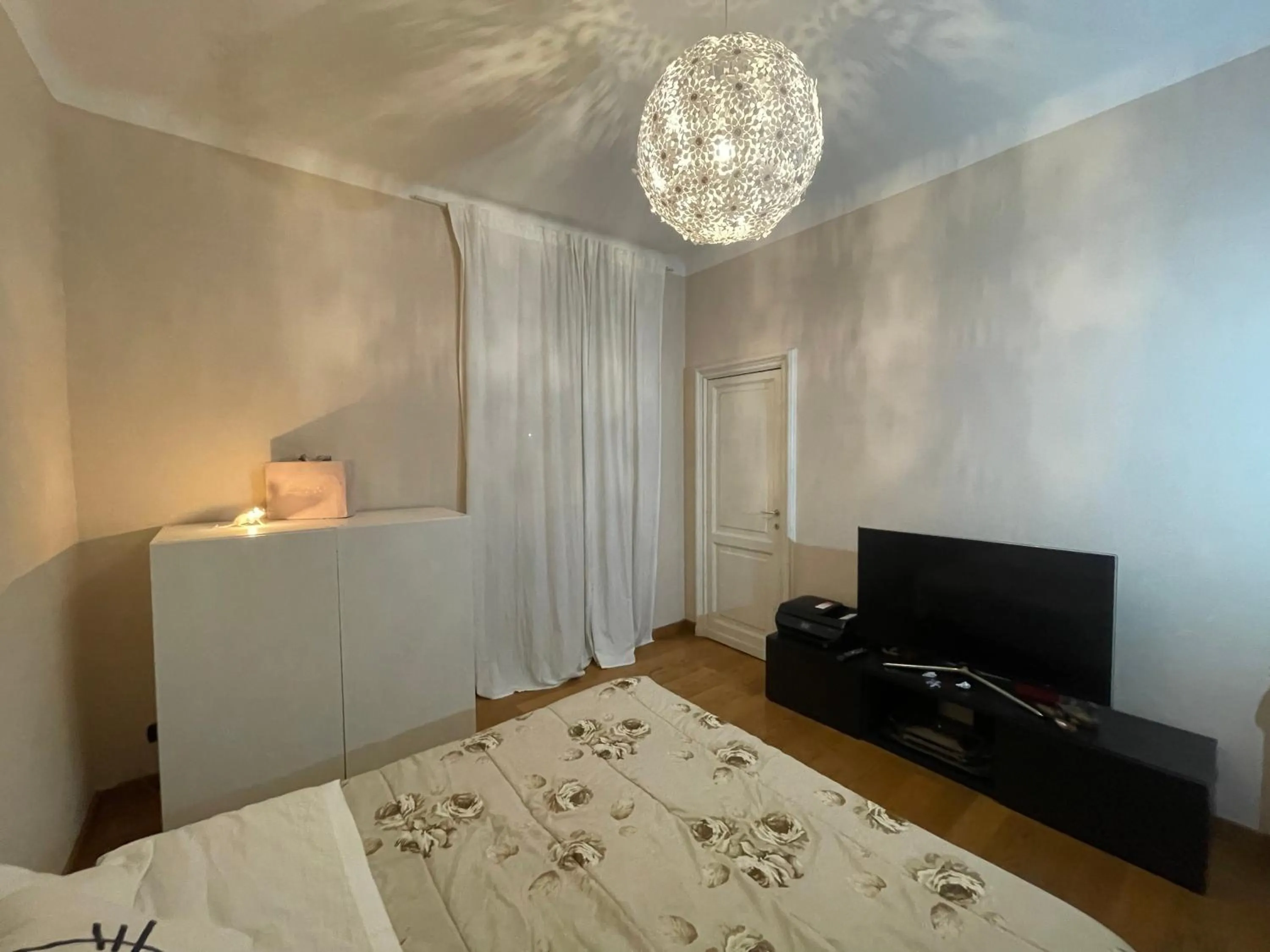 Bedroom, Bed in Paradise Rooms - Brignole Station - Private Rooms