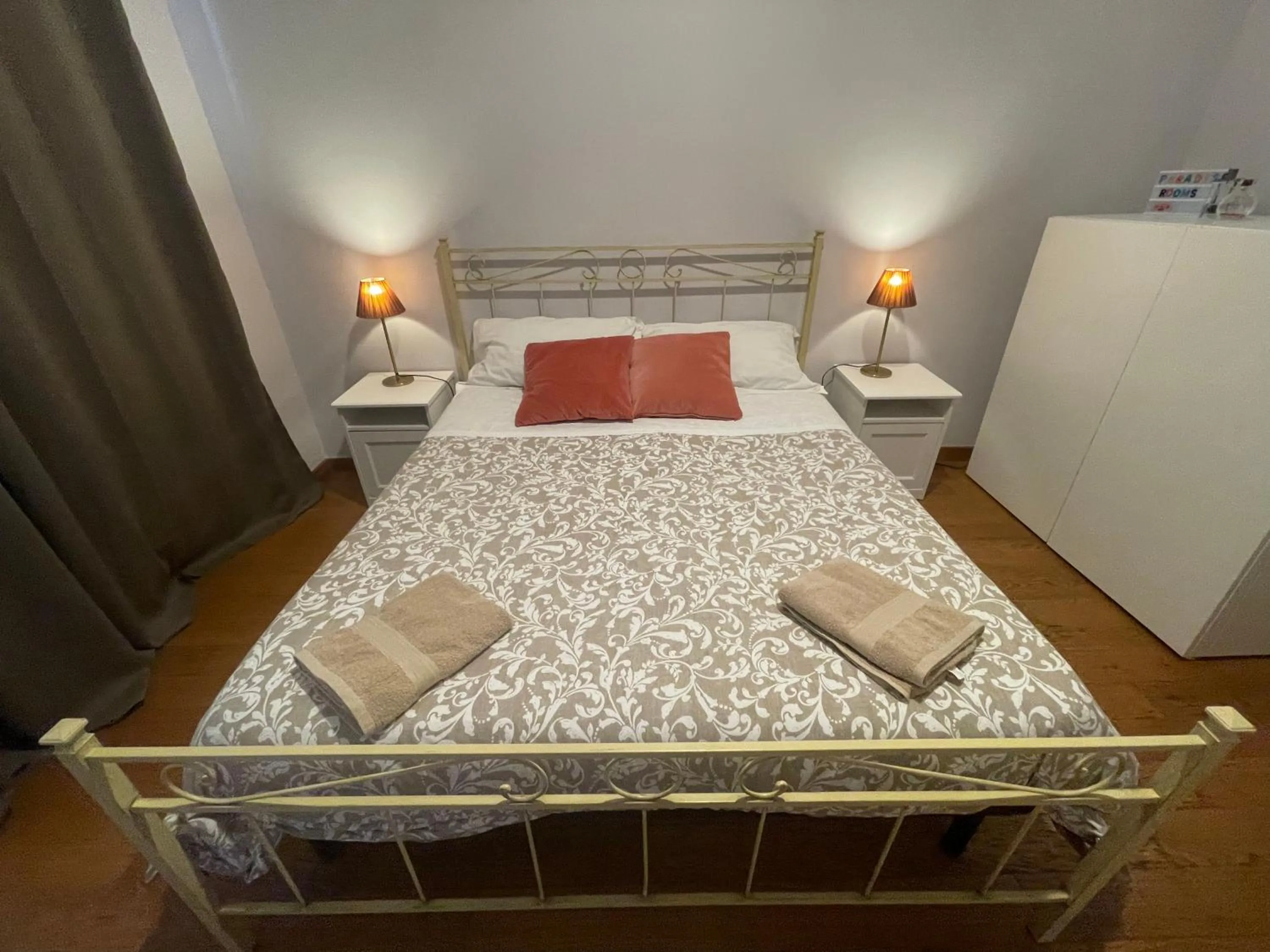 Bed in Paradise Suites - Brignole Station - Best Price Rooms - ALWAYS OPEN