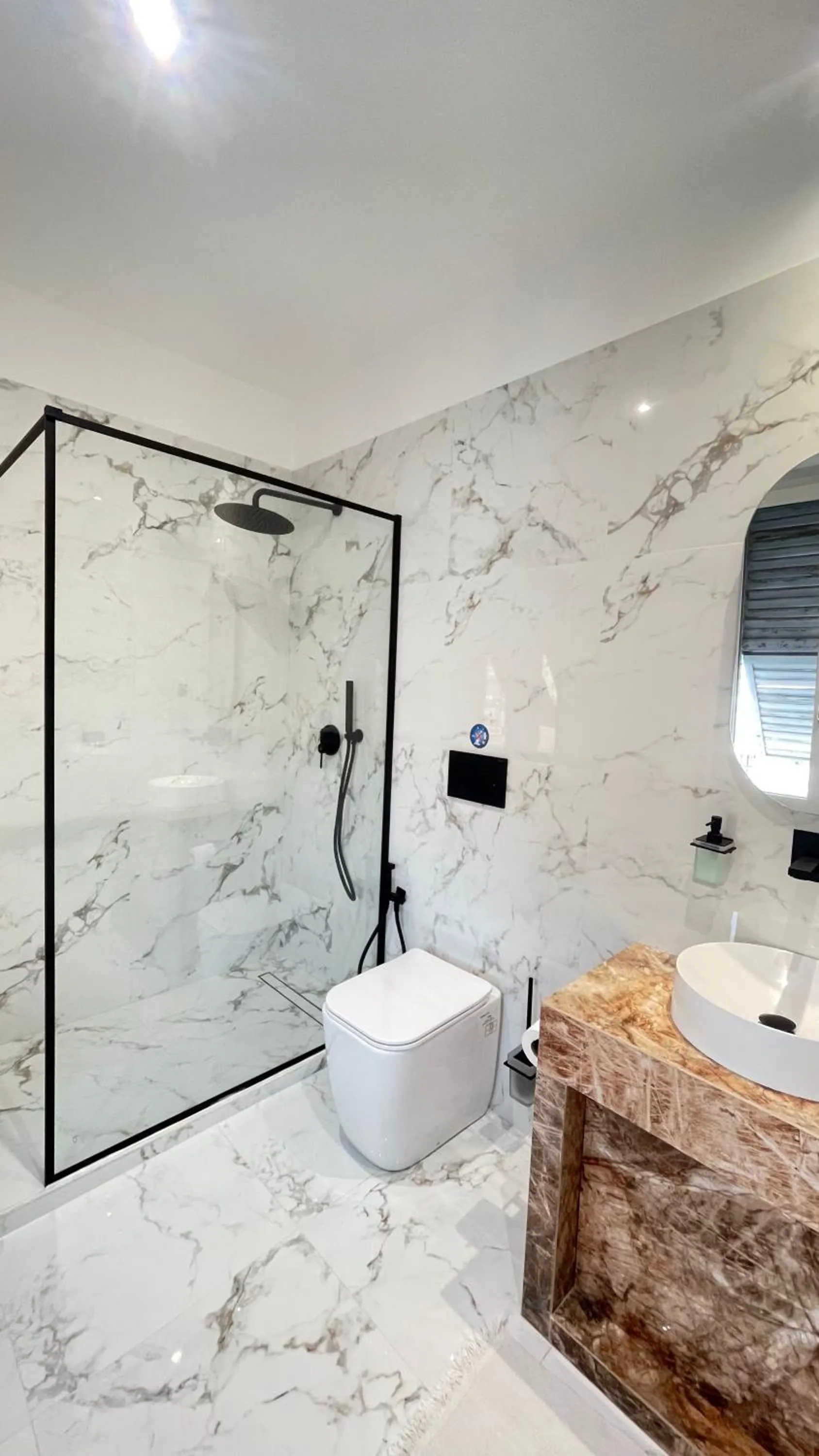 Shower in Paradise Suites - Brignole Station - Best Price Rooms - ALWAYS OPEN