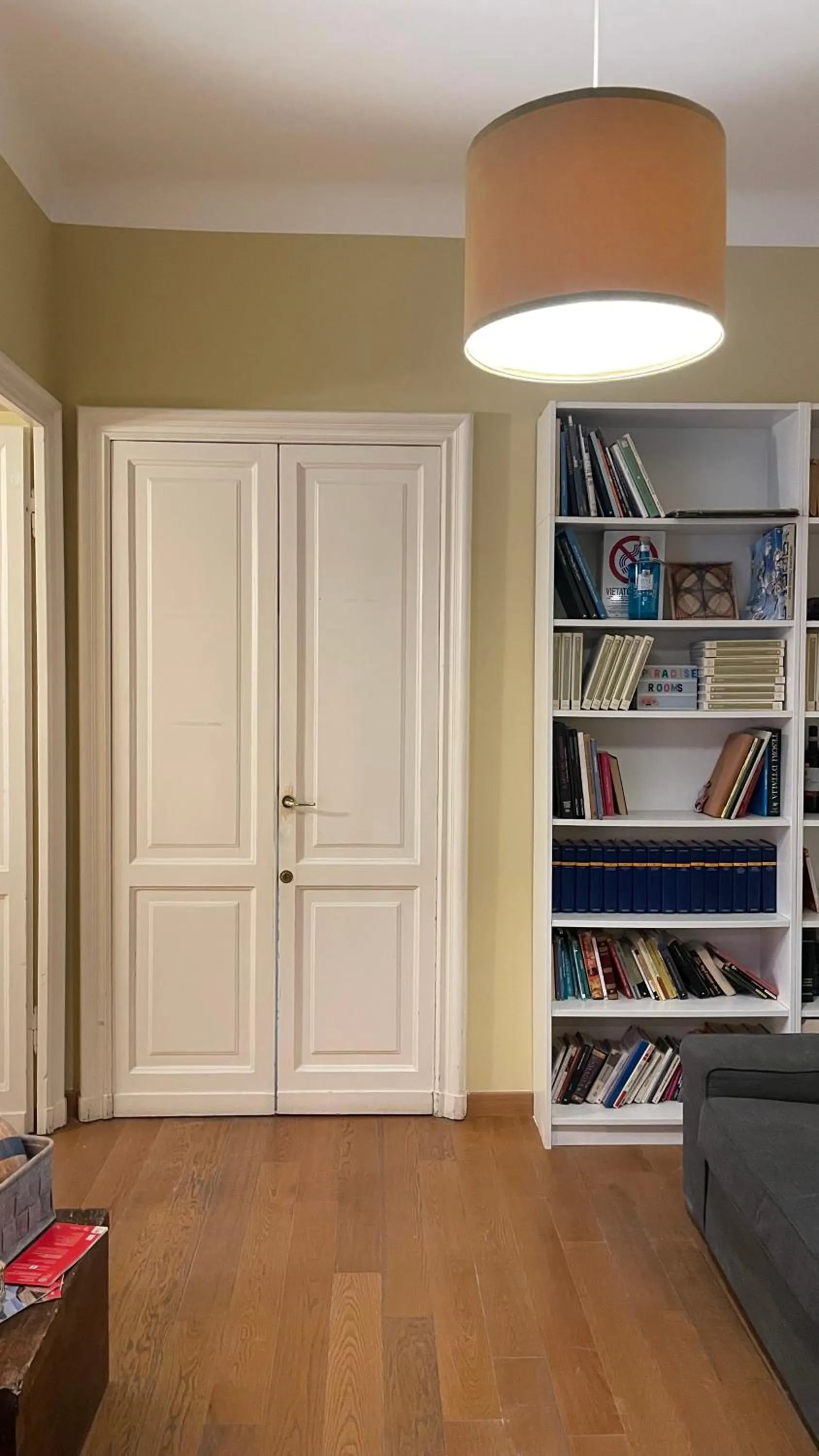 Library in Paradise Suites - Brignole Station - Best Price Rooms - ALWAYS OPEN