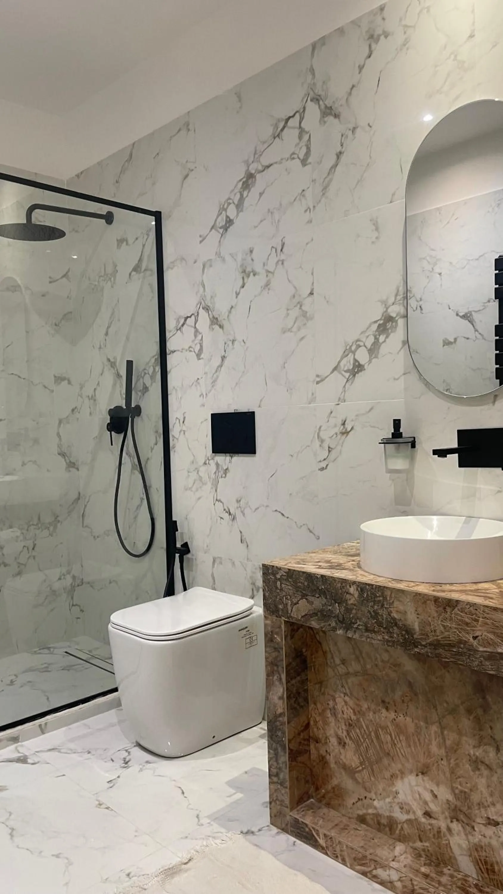 Shower in Paradise Suites - Brignole Station - Best Price Rooms - ALWAYS OPEN