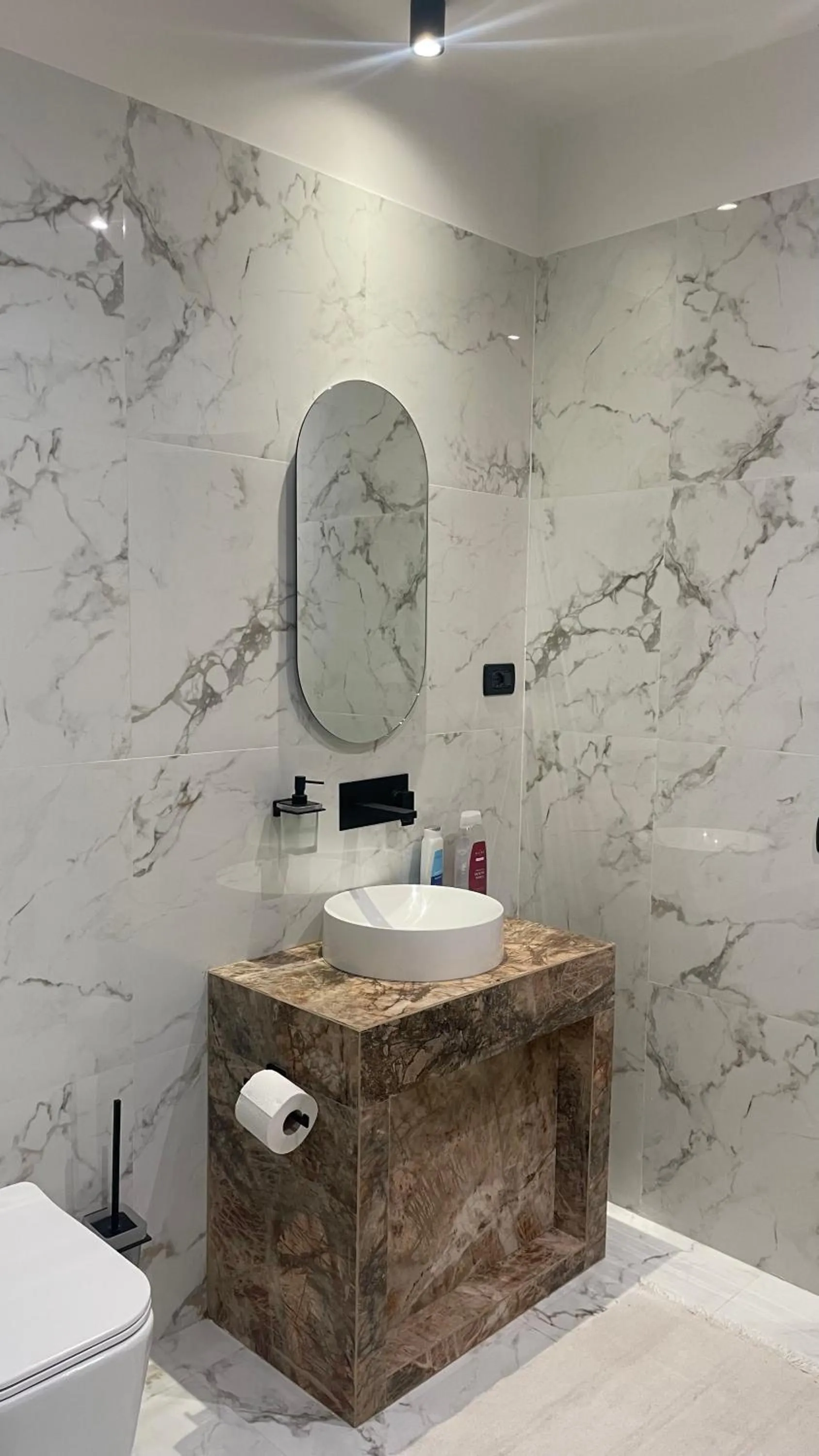 Toilet in Paradise Suites - Brignole Station - Best Price Rooms - ALWAYS OPEN