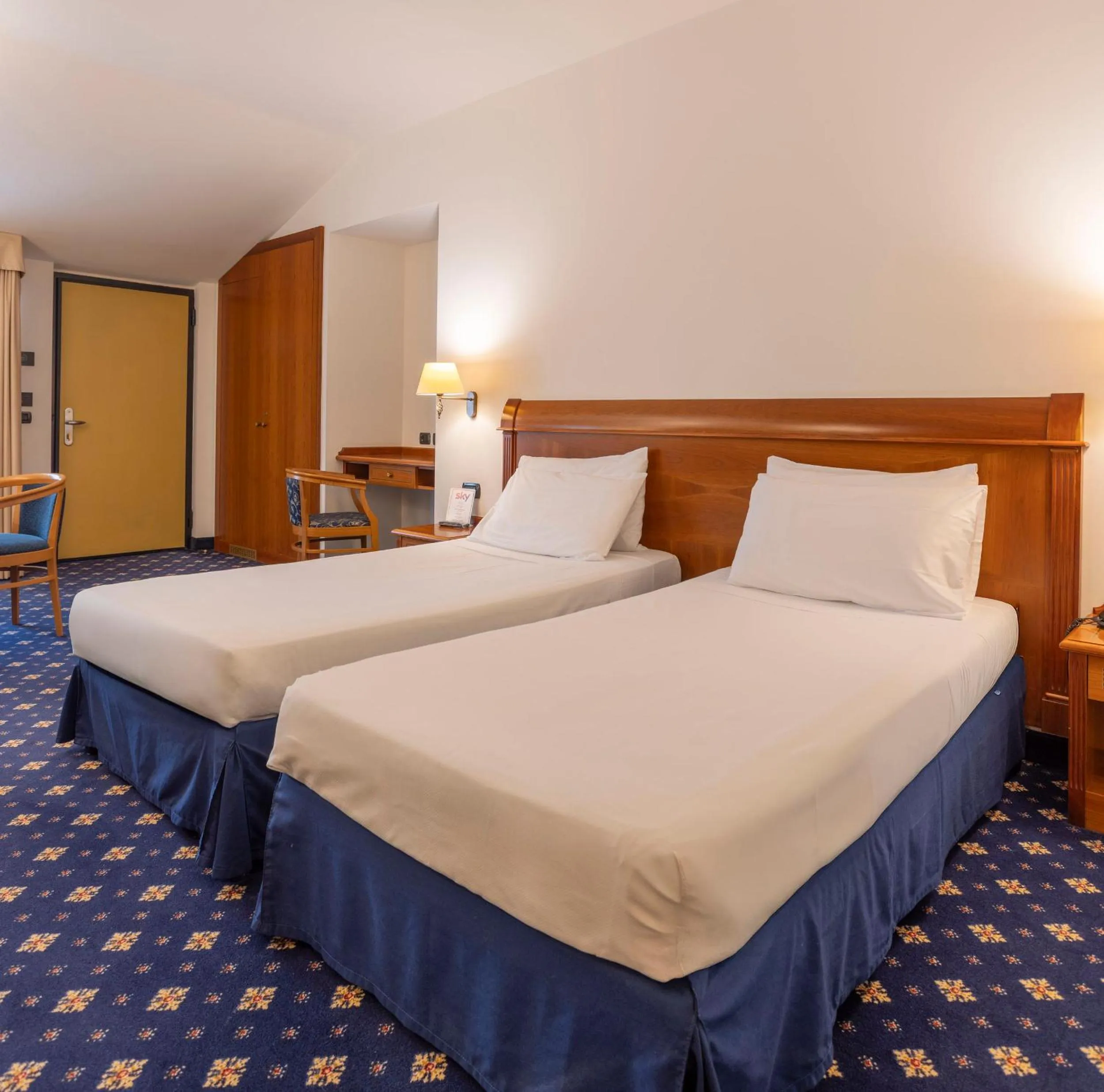 Bedroom, Bed in Hotel Ovest