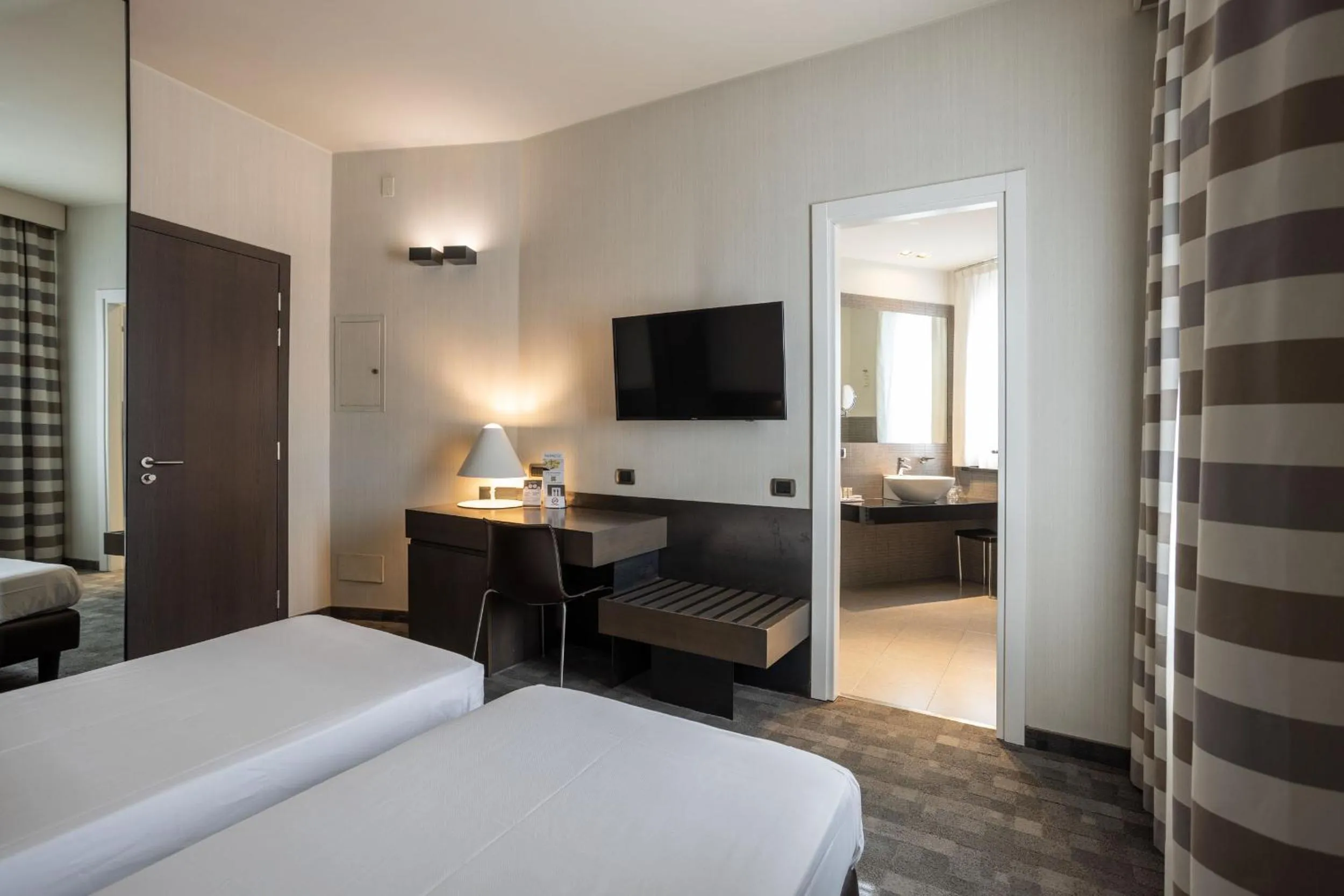 Bedroom, Bed in Hotel Ovest