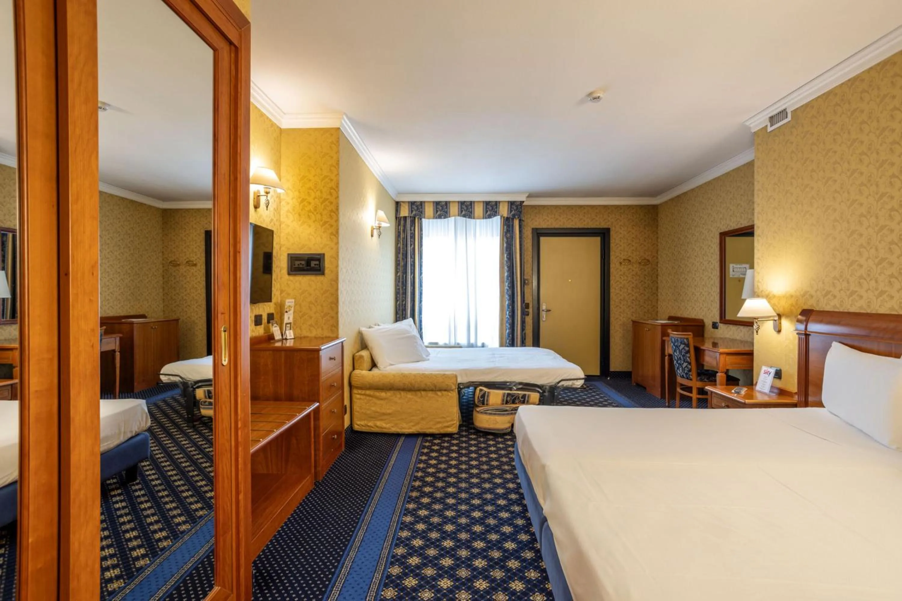 Bedroom, Bed in Hotel Ovest