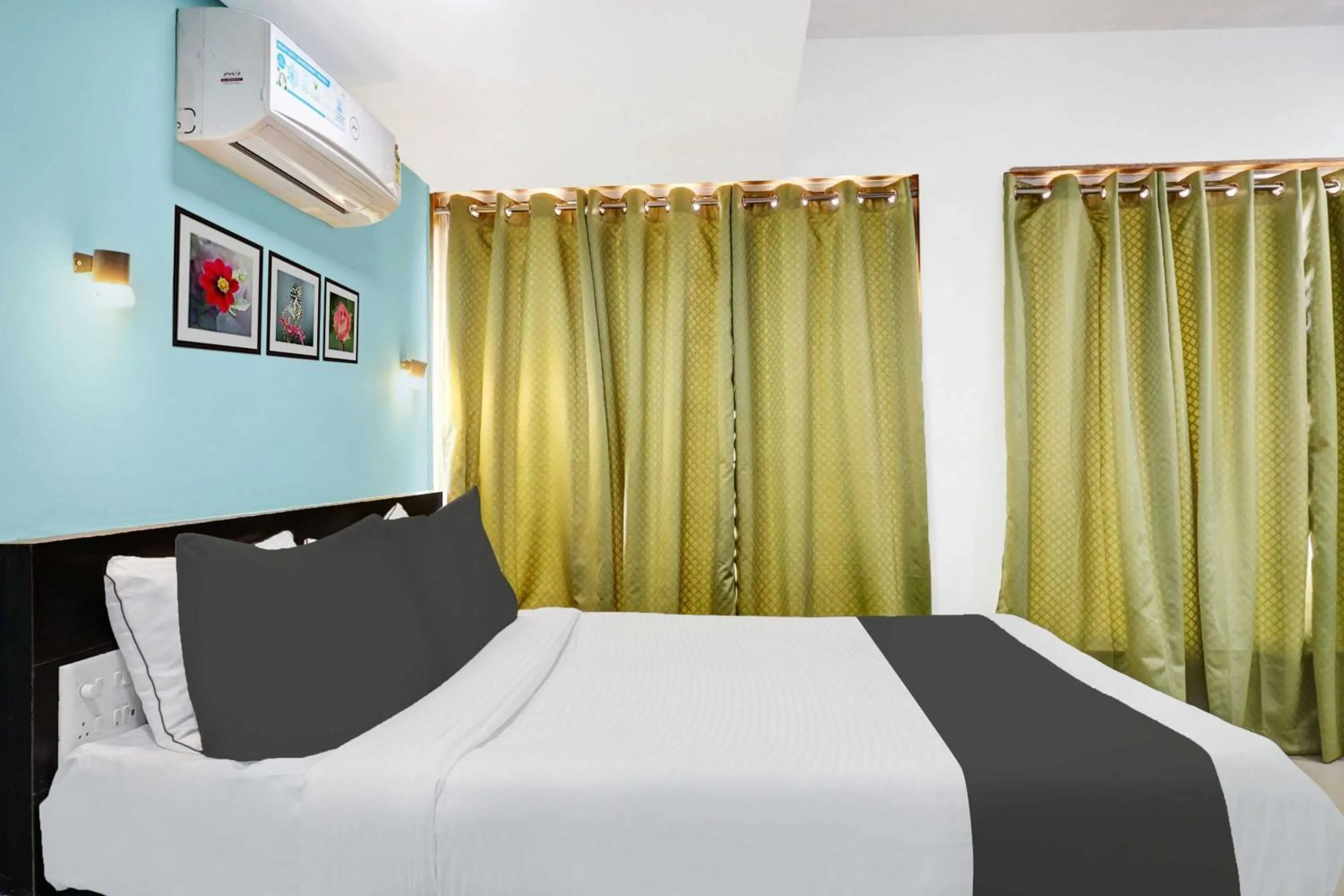 Bedroom, Bed in Super Aarambh Exotica