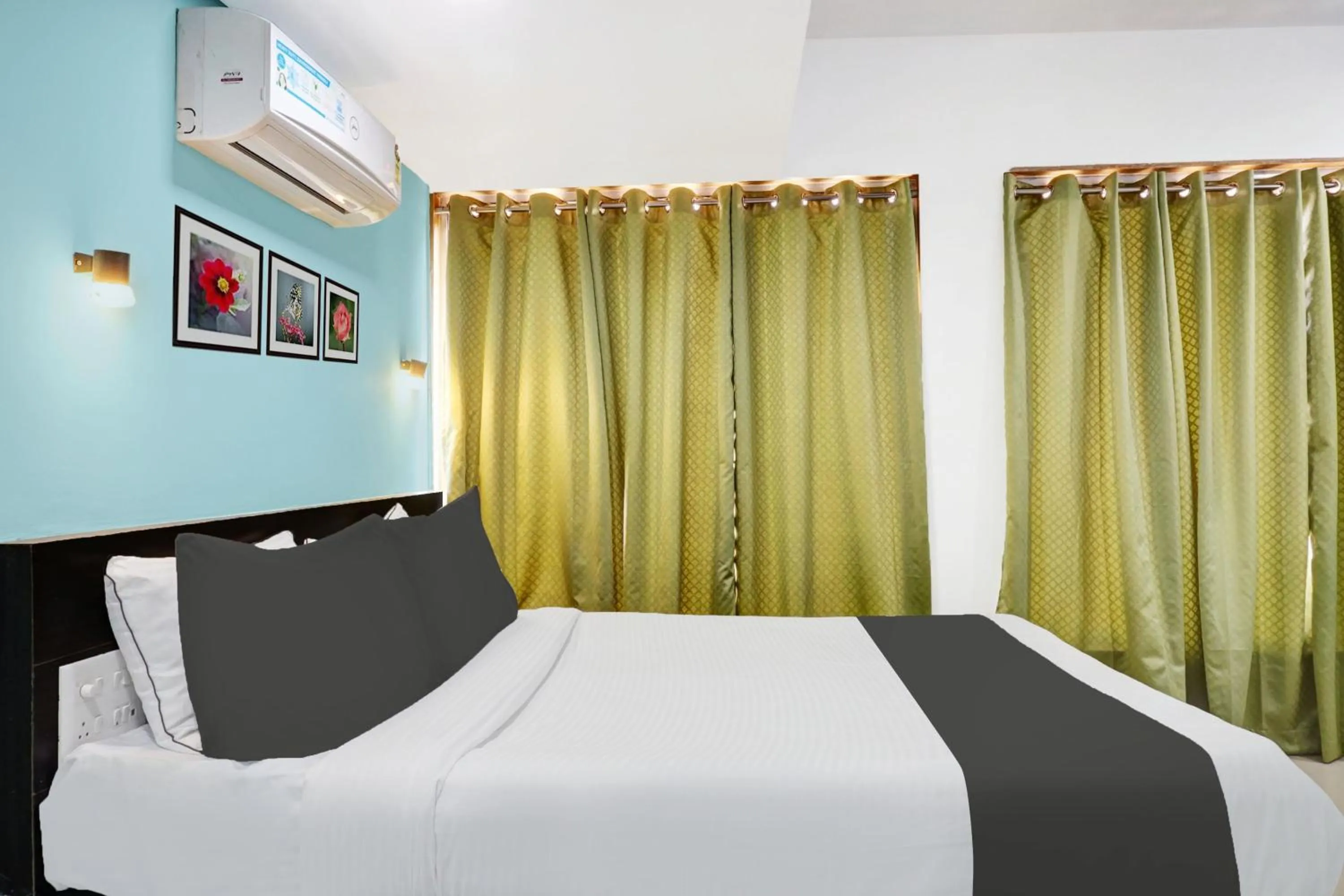 Bedroom, Bed in Super Aarambh Exotica