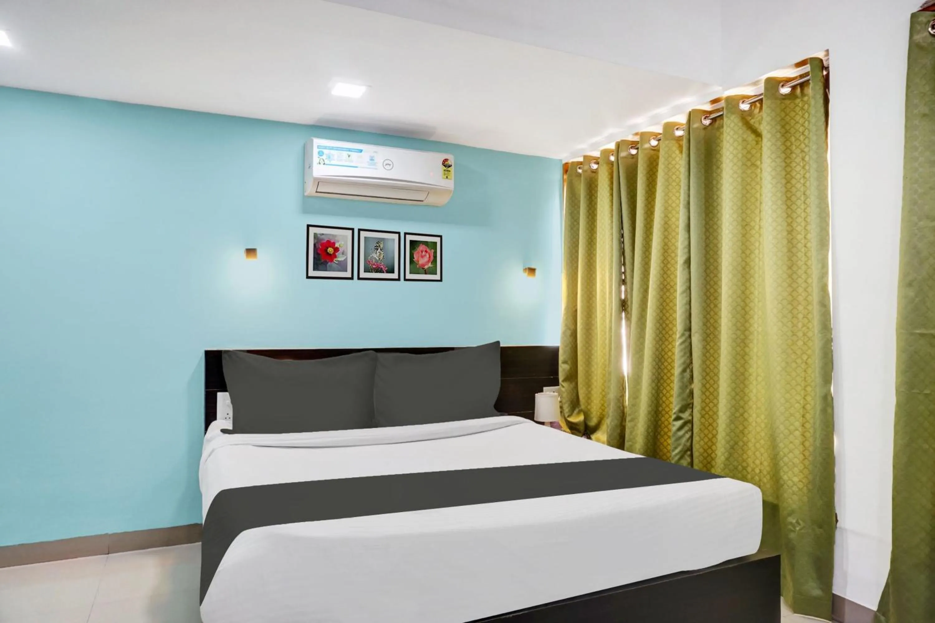 Bedroom, Bed in Super Aarambh Exotica