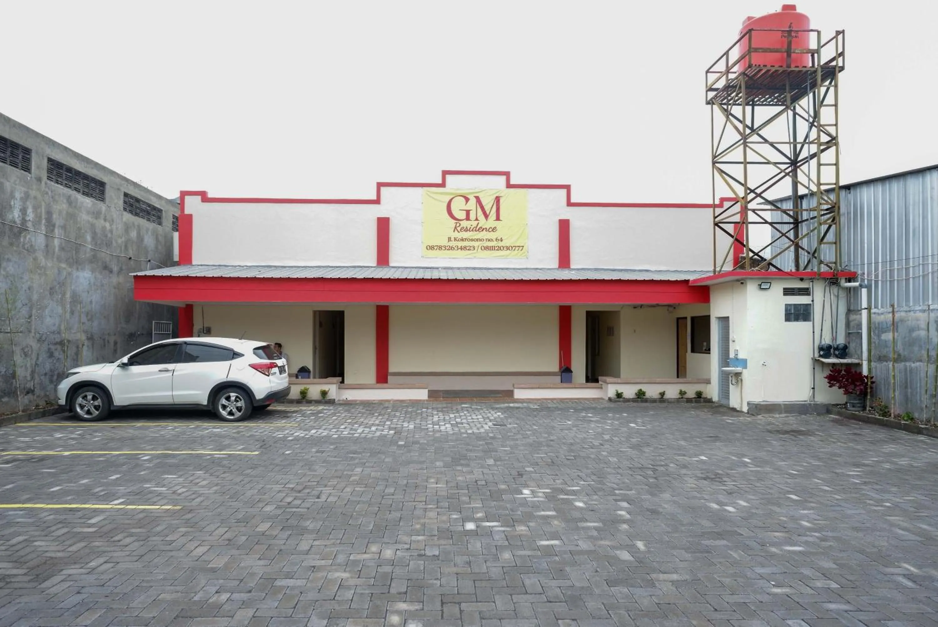 Property building in RedDoorz near Tugu Muda Semarang
