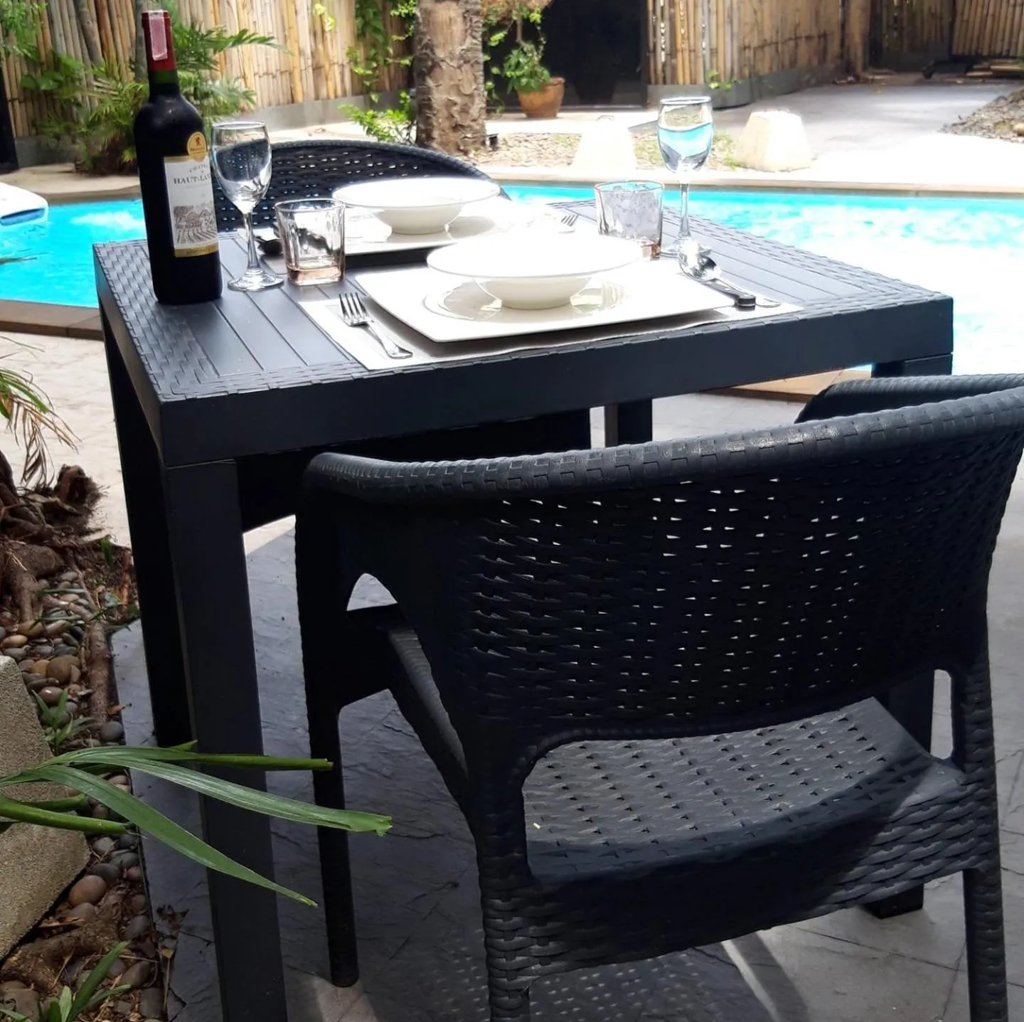 Restaurant/places to eat in Siam Palm Residence