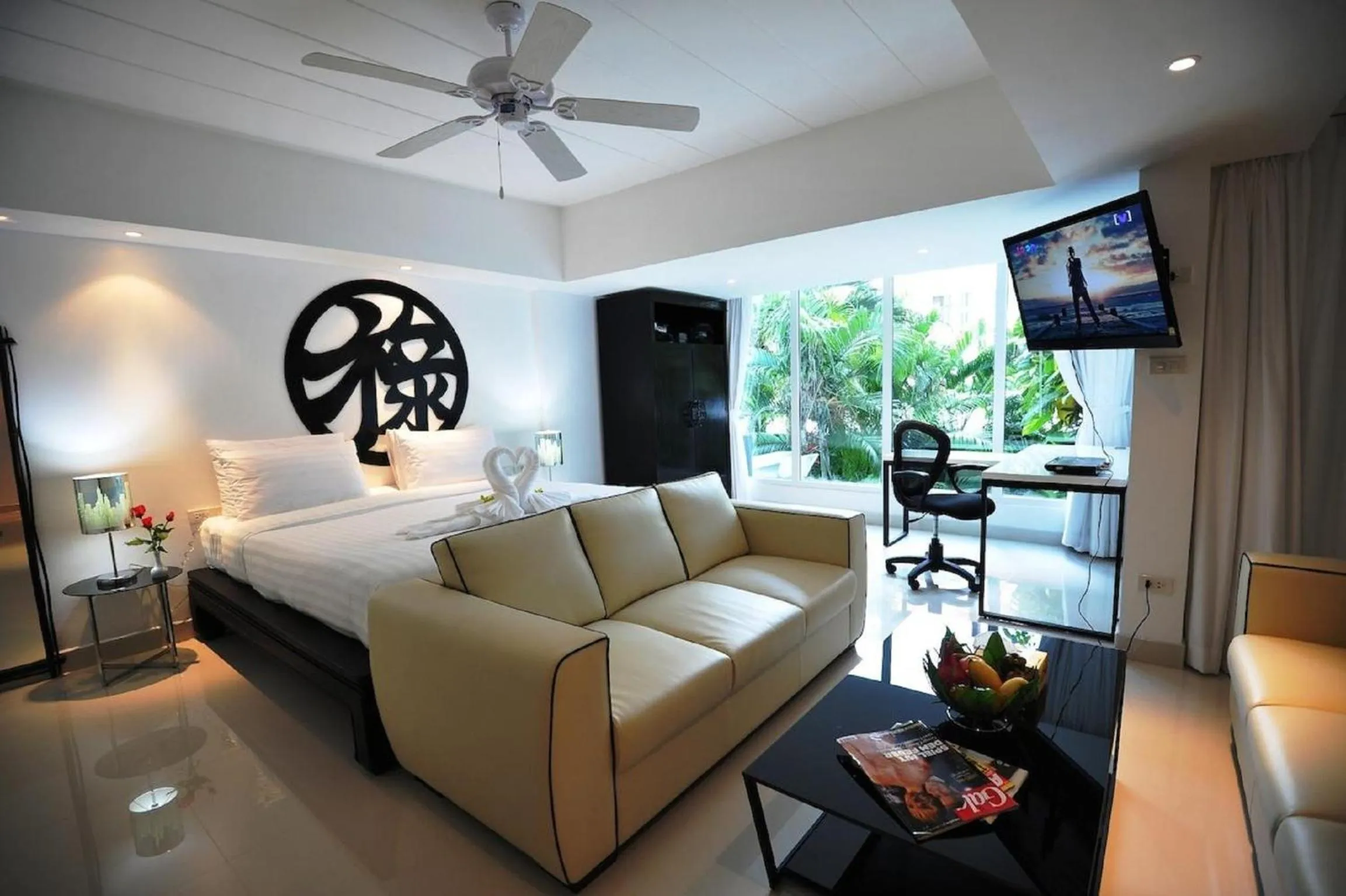 Photo of the whole room, Bed in Siam Palm Residence