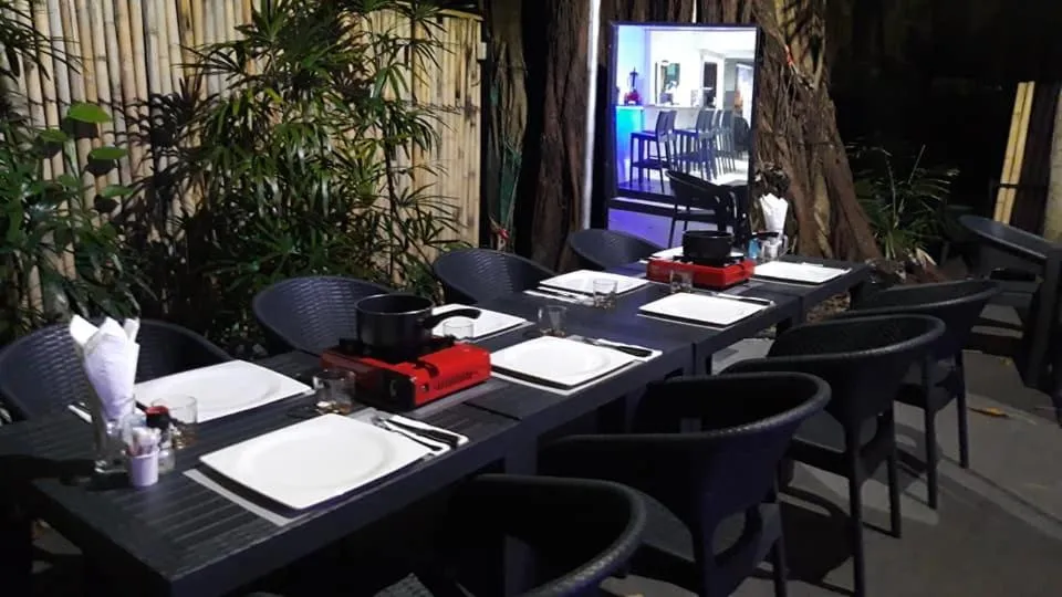 Restaurant/places to eat in Siam Palm Residence