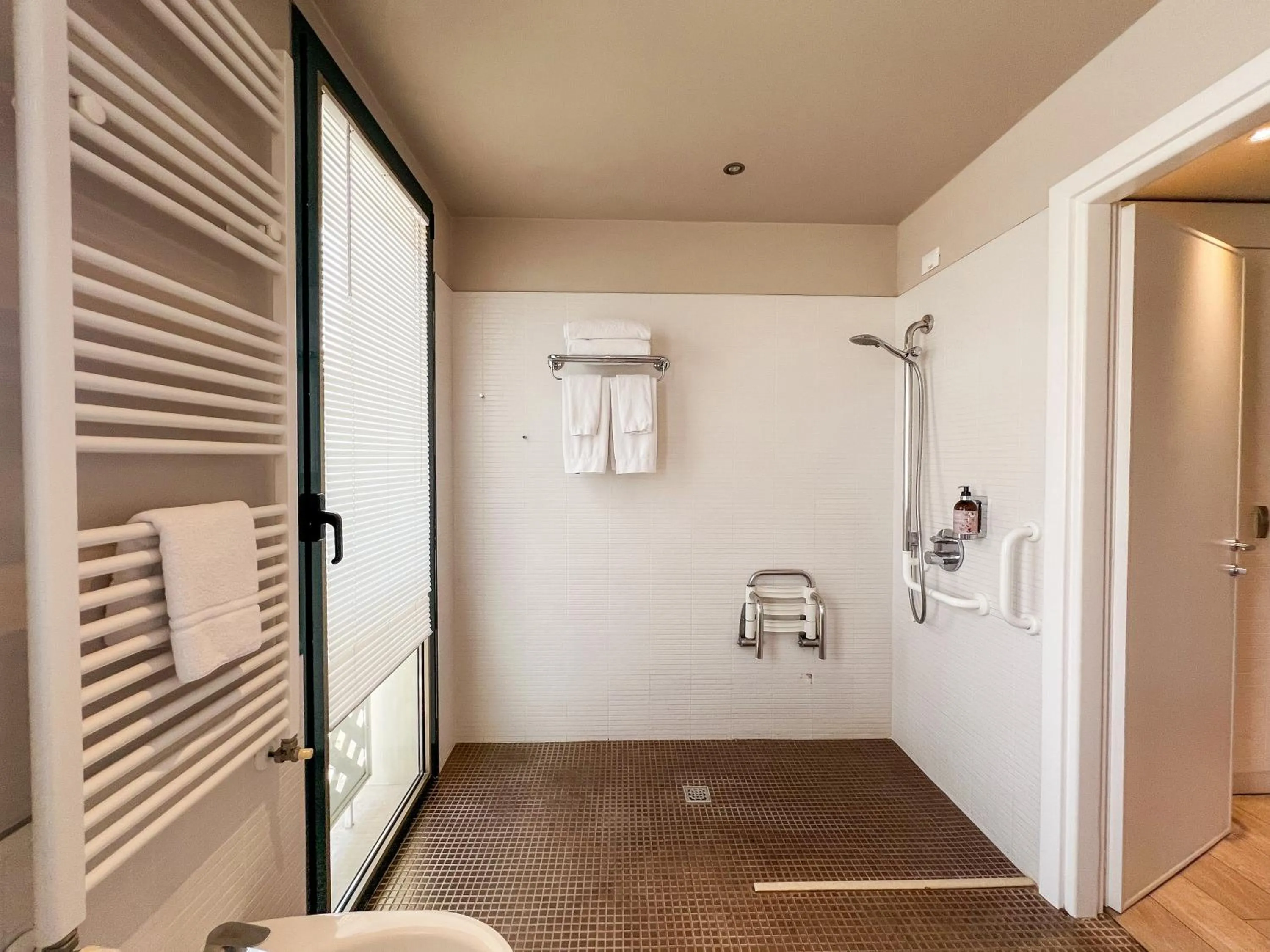 Bathroom in Hotel Villa Rosa Riviera