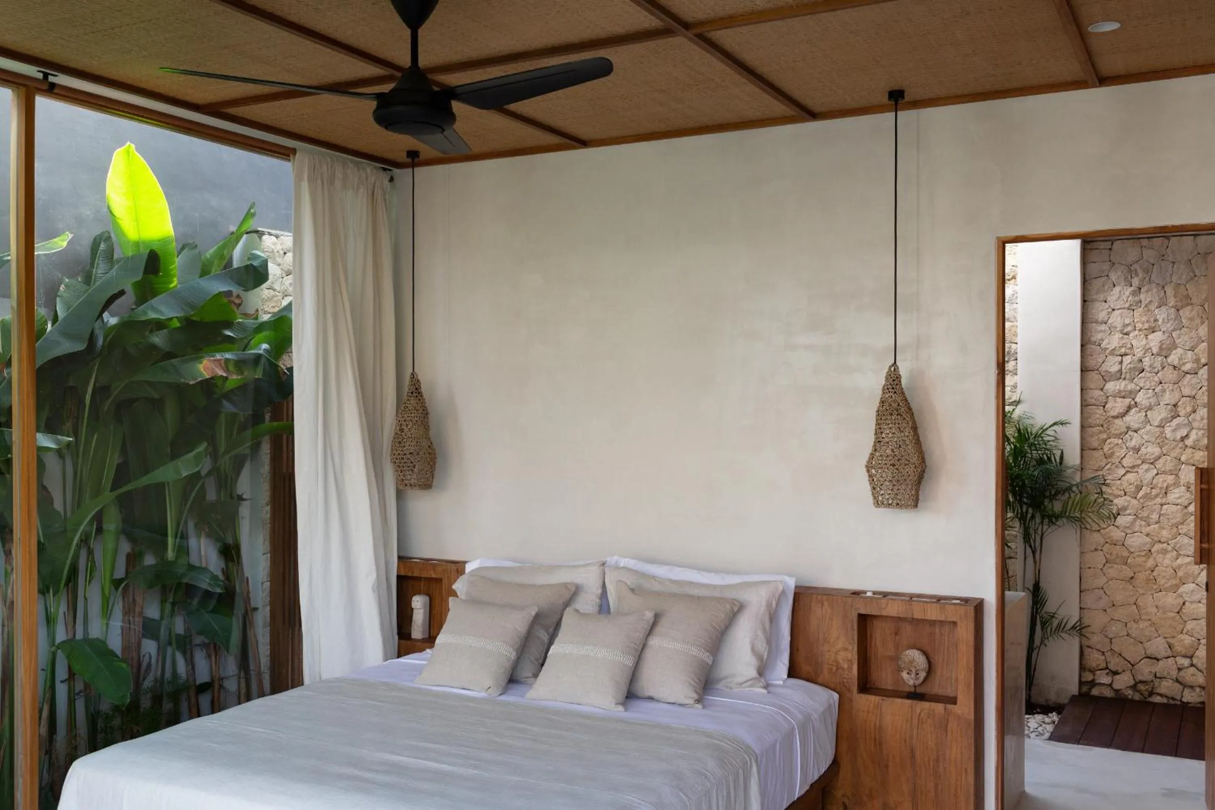 Bed in Las Lunas Villas Canggu