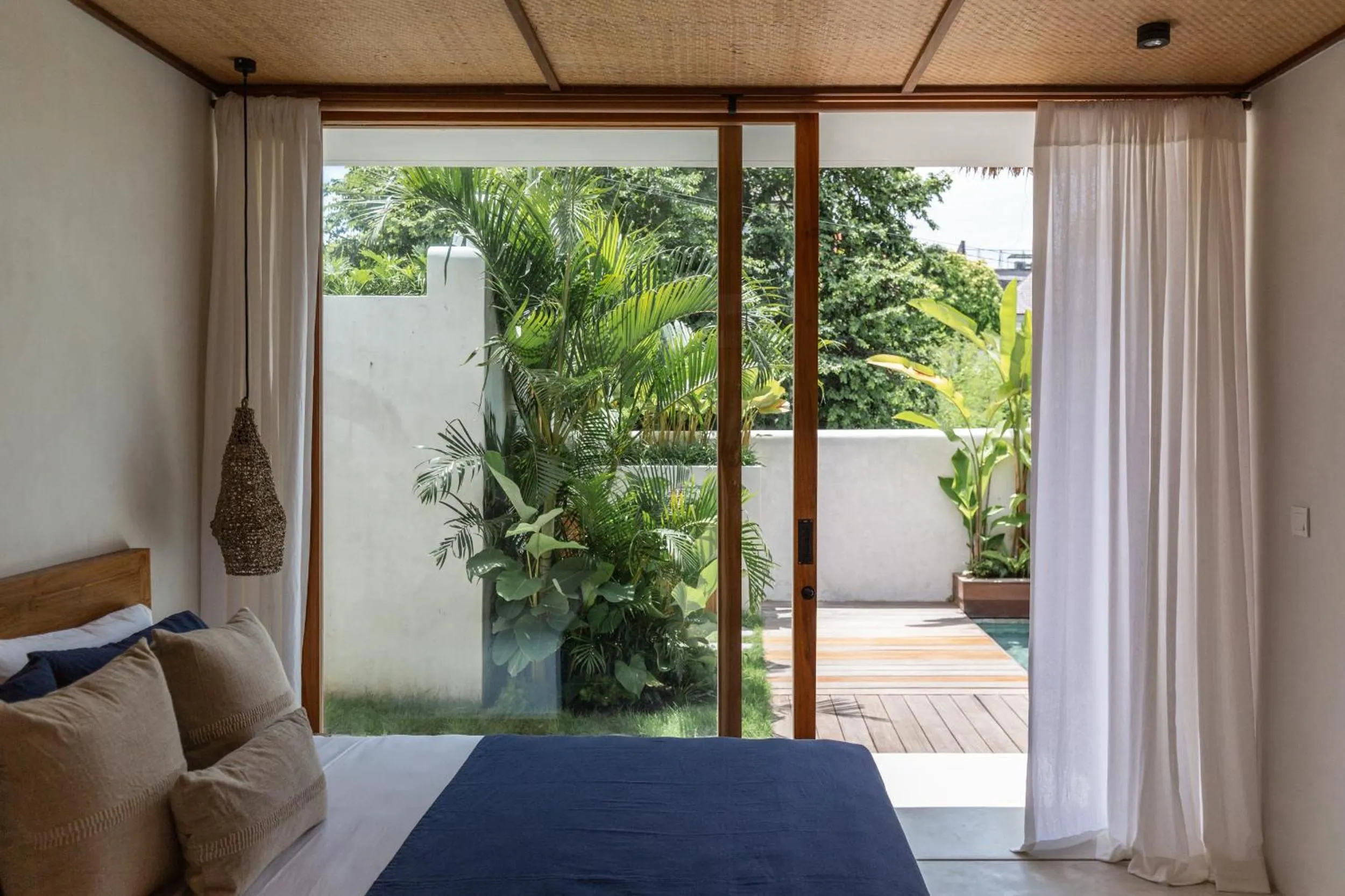 Bed in Las Lunas Villas Canggu