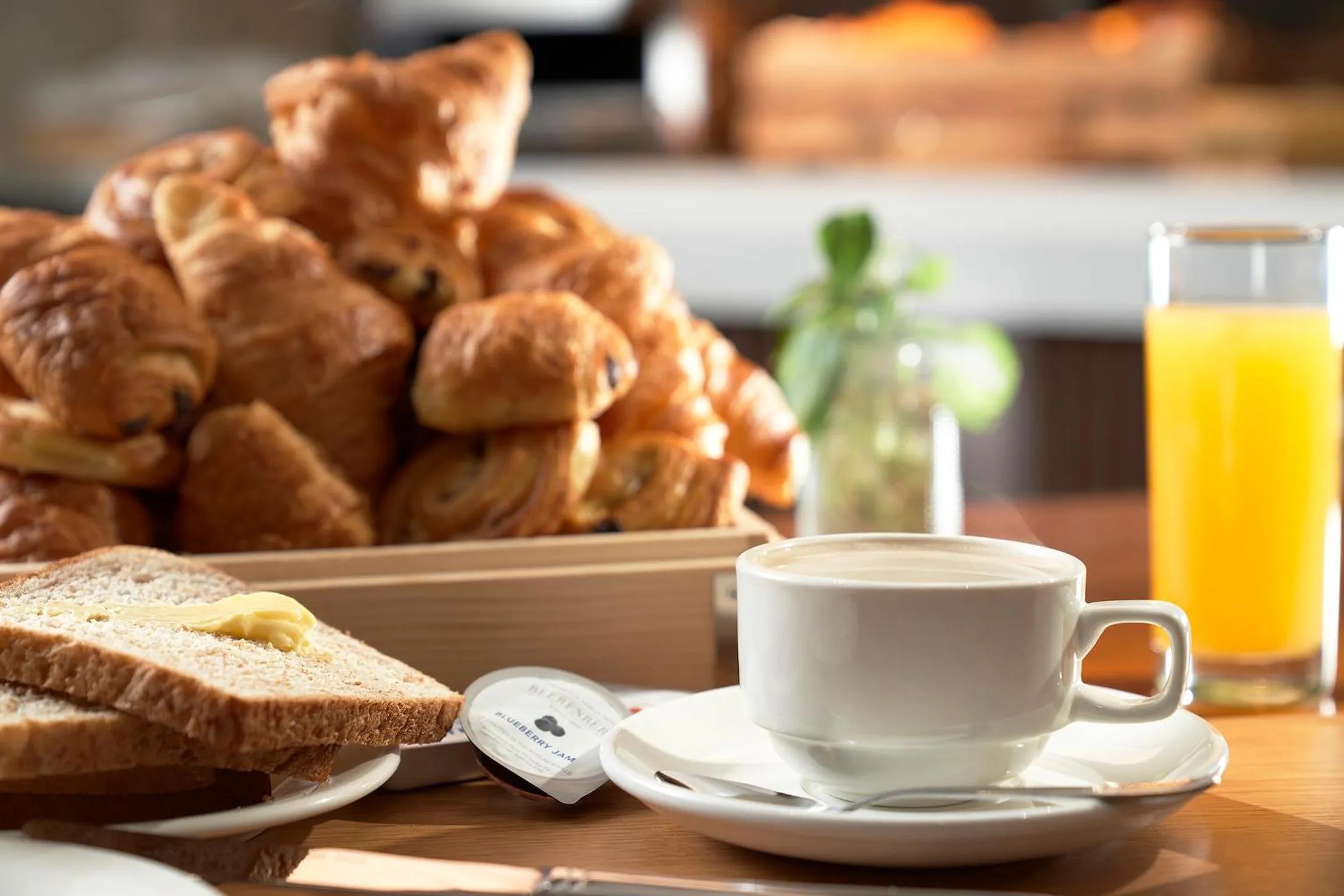 Breakfast in Orchard Grand Court