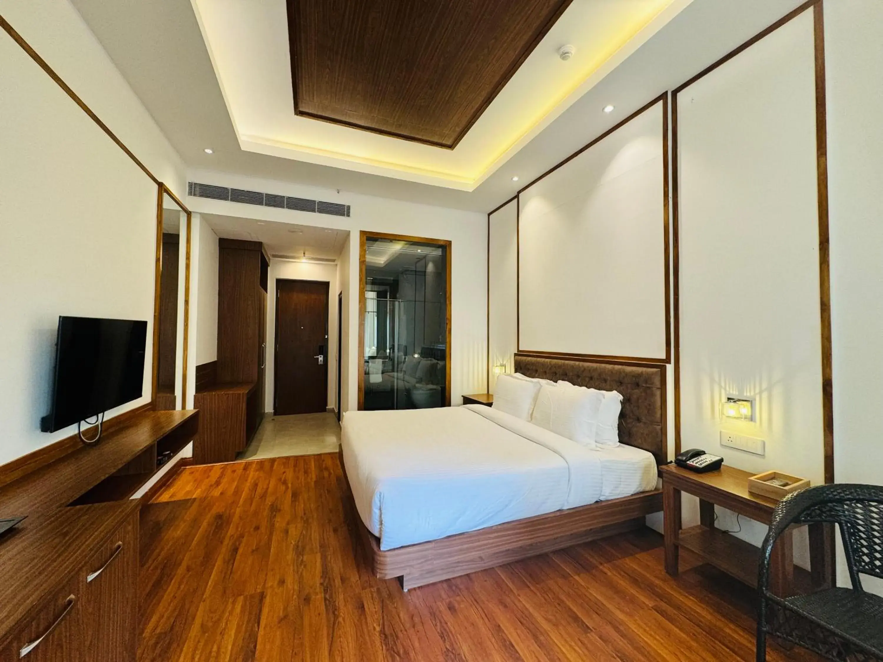 Deluxe King Room in Noblestride Resort Deluxe King Room in Noblestride Resort