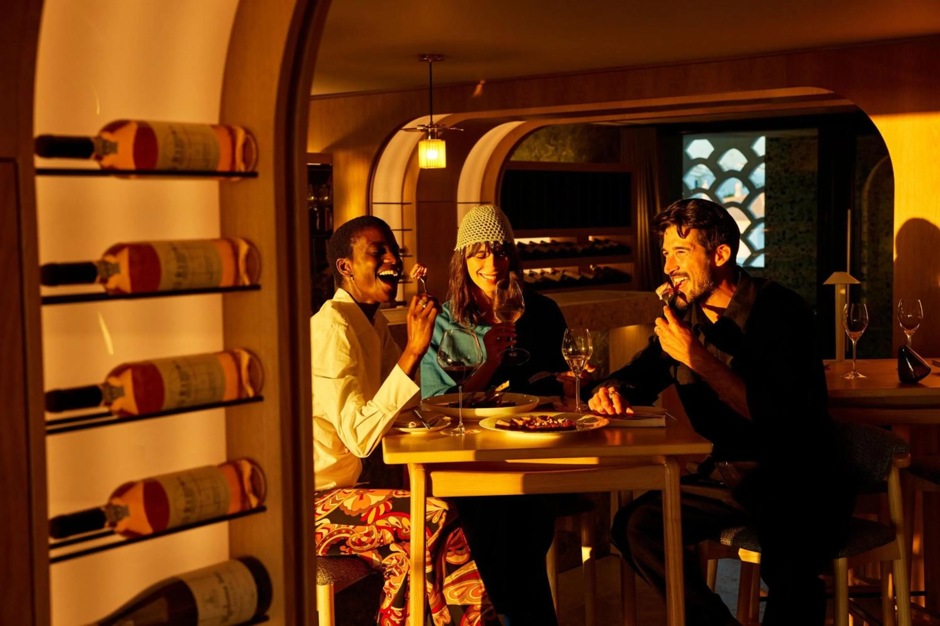 Restaurant/places to eat in W Algarve