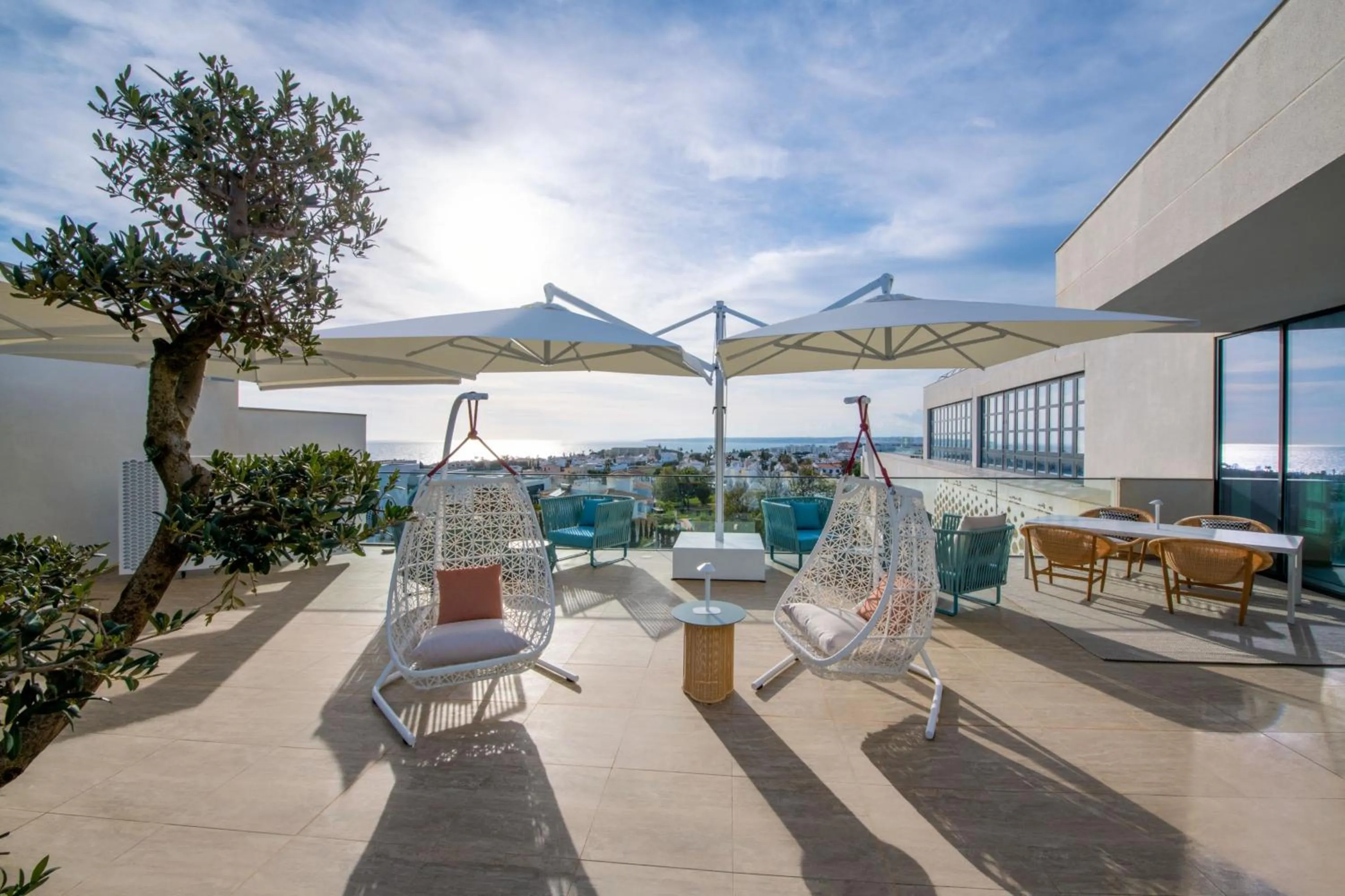 Restaurant/places to eat in W Algarve