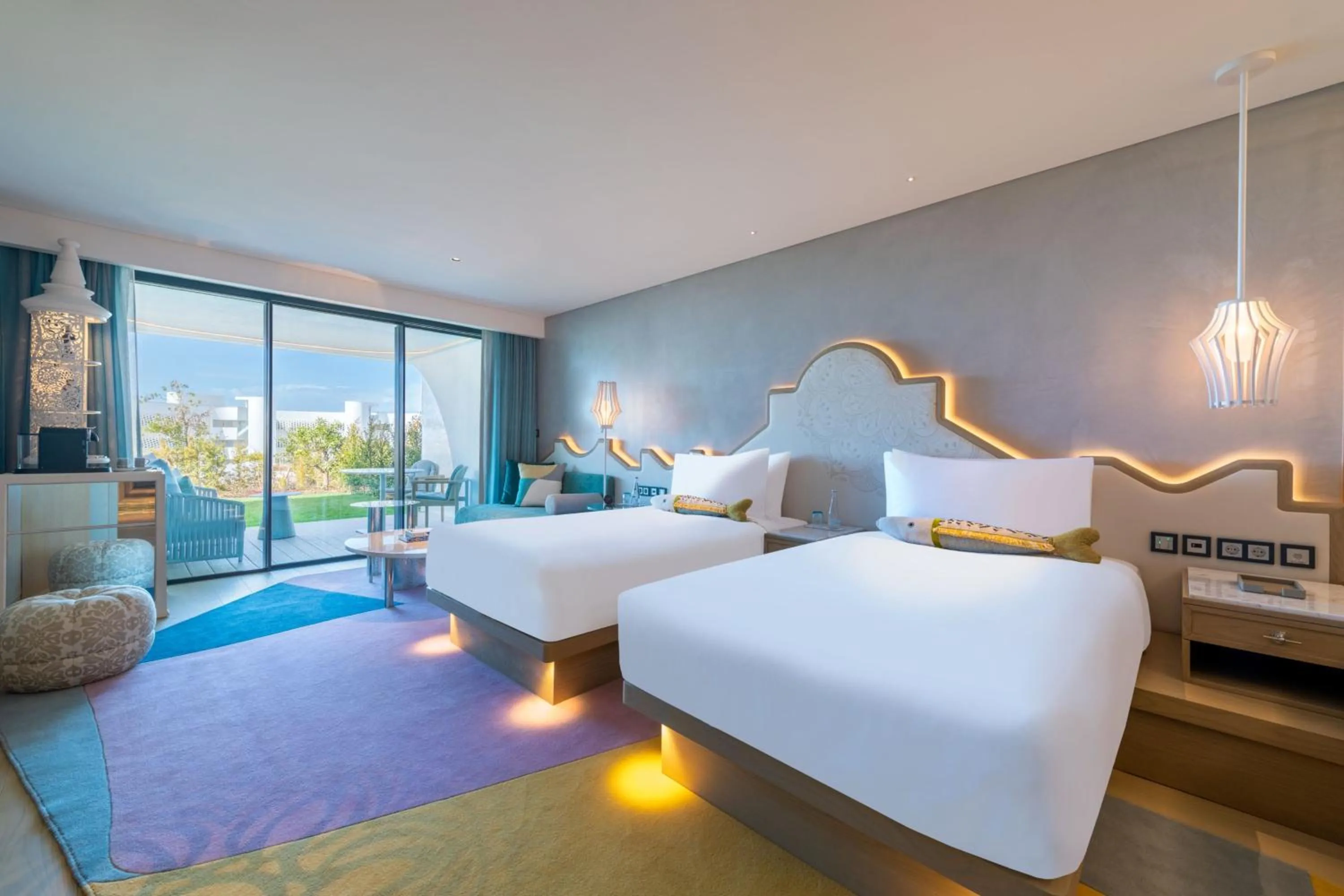 Photo of the whole room, Bed in W Algarve