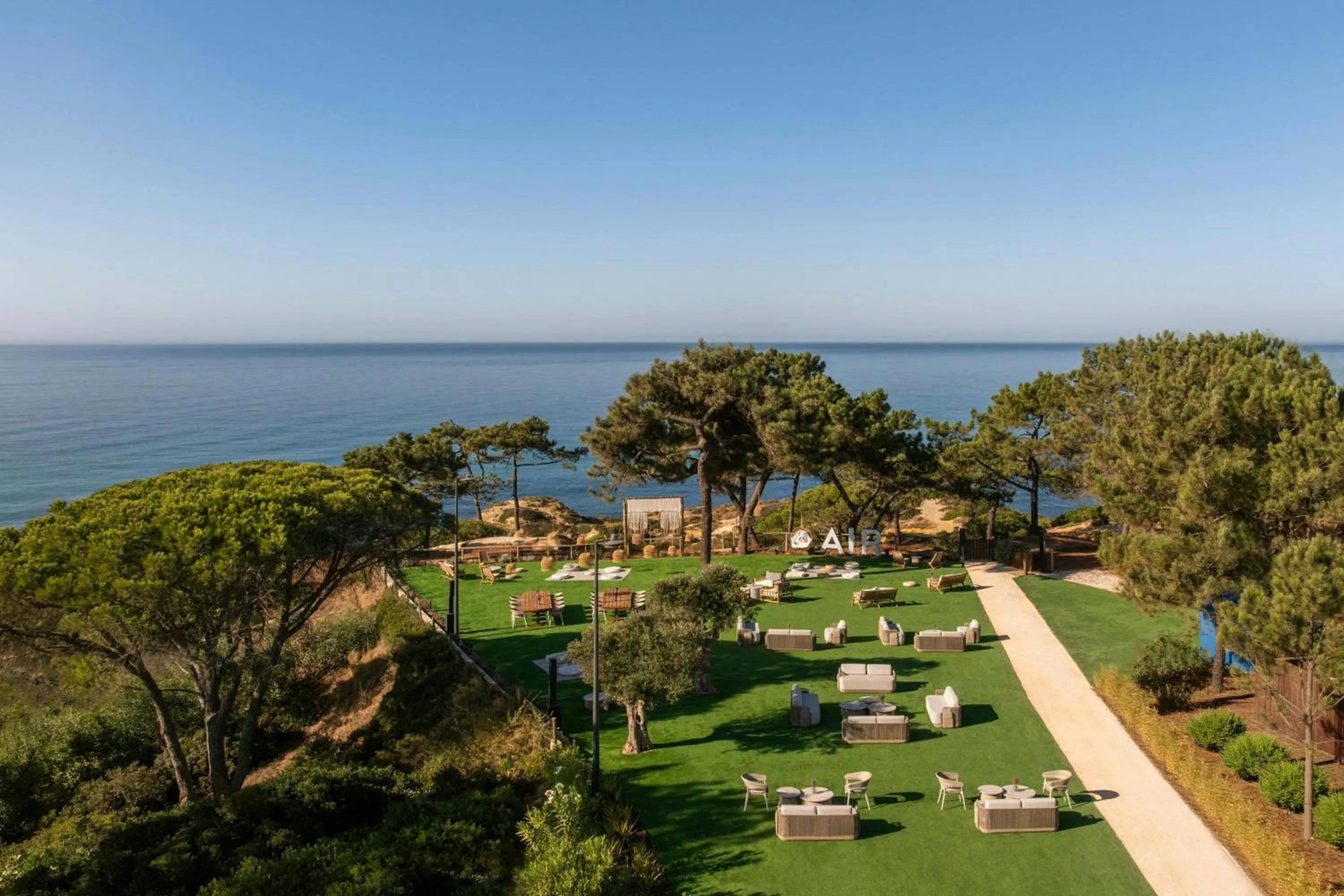 Lounge or bar in W Residences Algarve