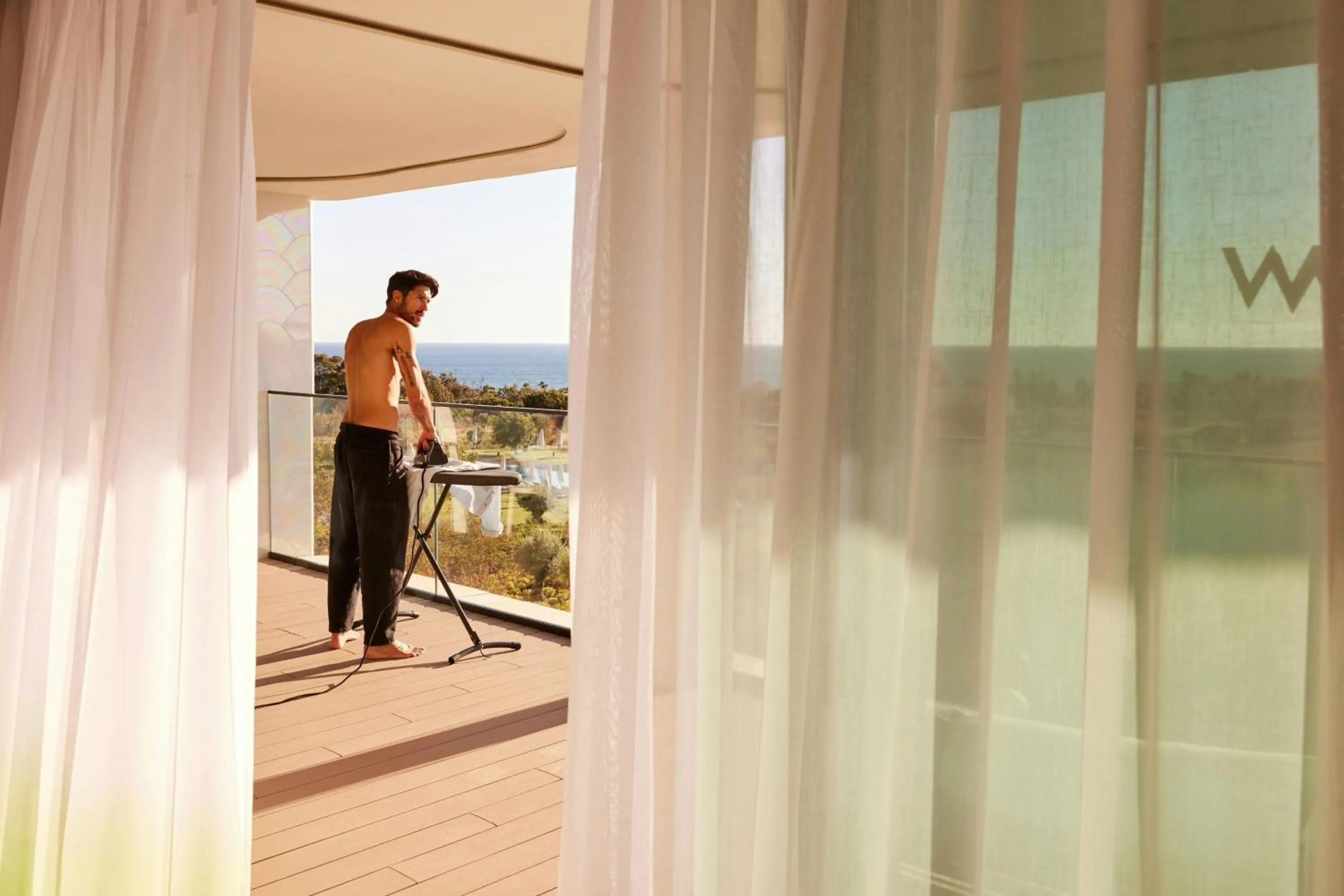 Photo of the whole room in W Residences Algarve