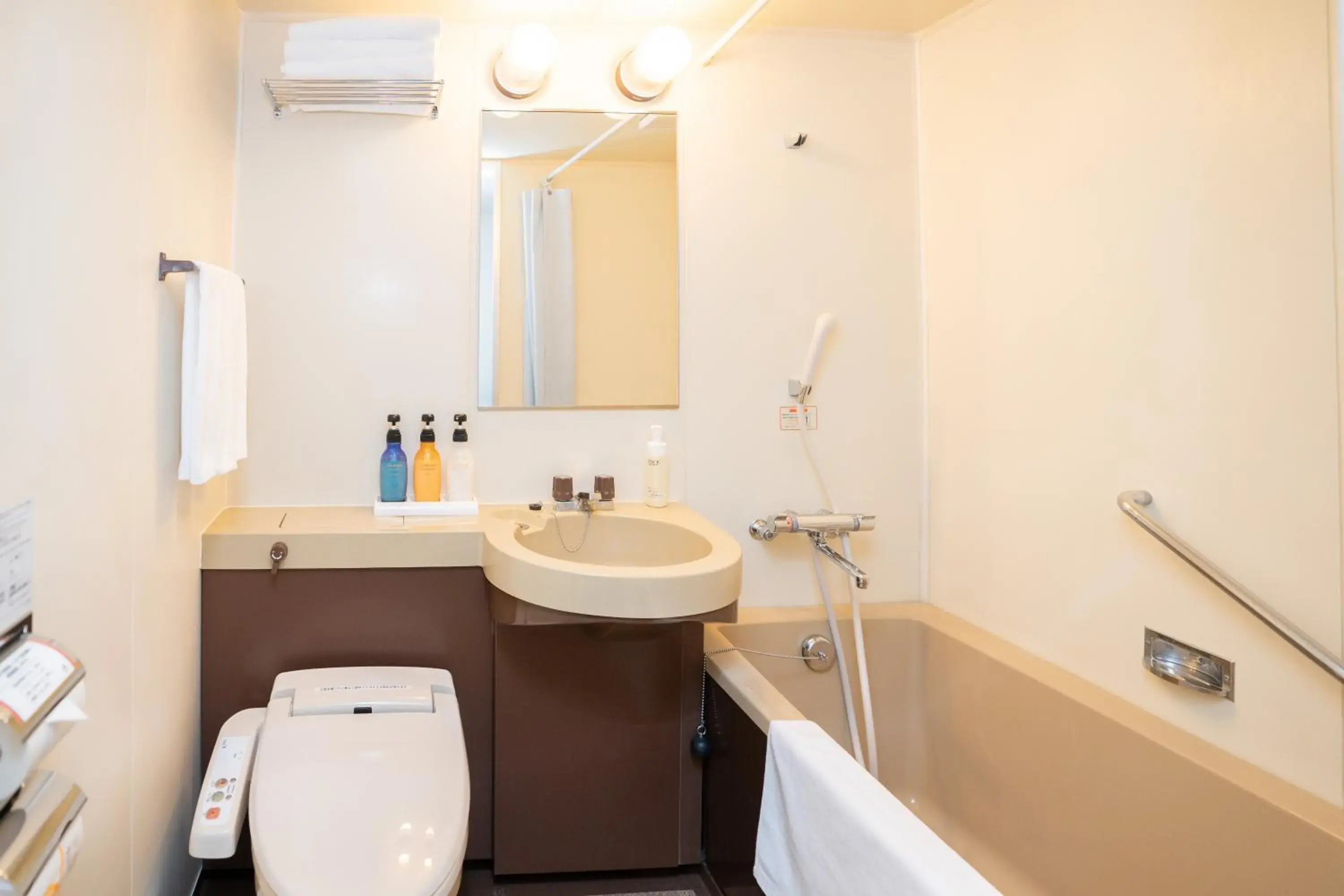 Superior Twin Room - Non-Smoking in Hotel Casabella Inn Kobe Superior Twin Room - Non-Smoking in Hotel Casabella Inn Kobe