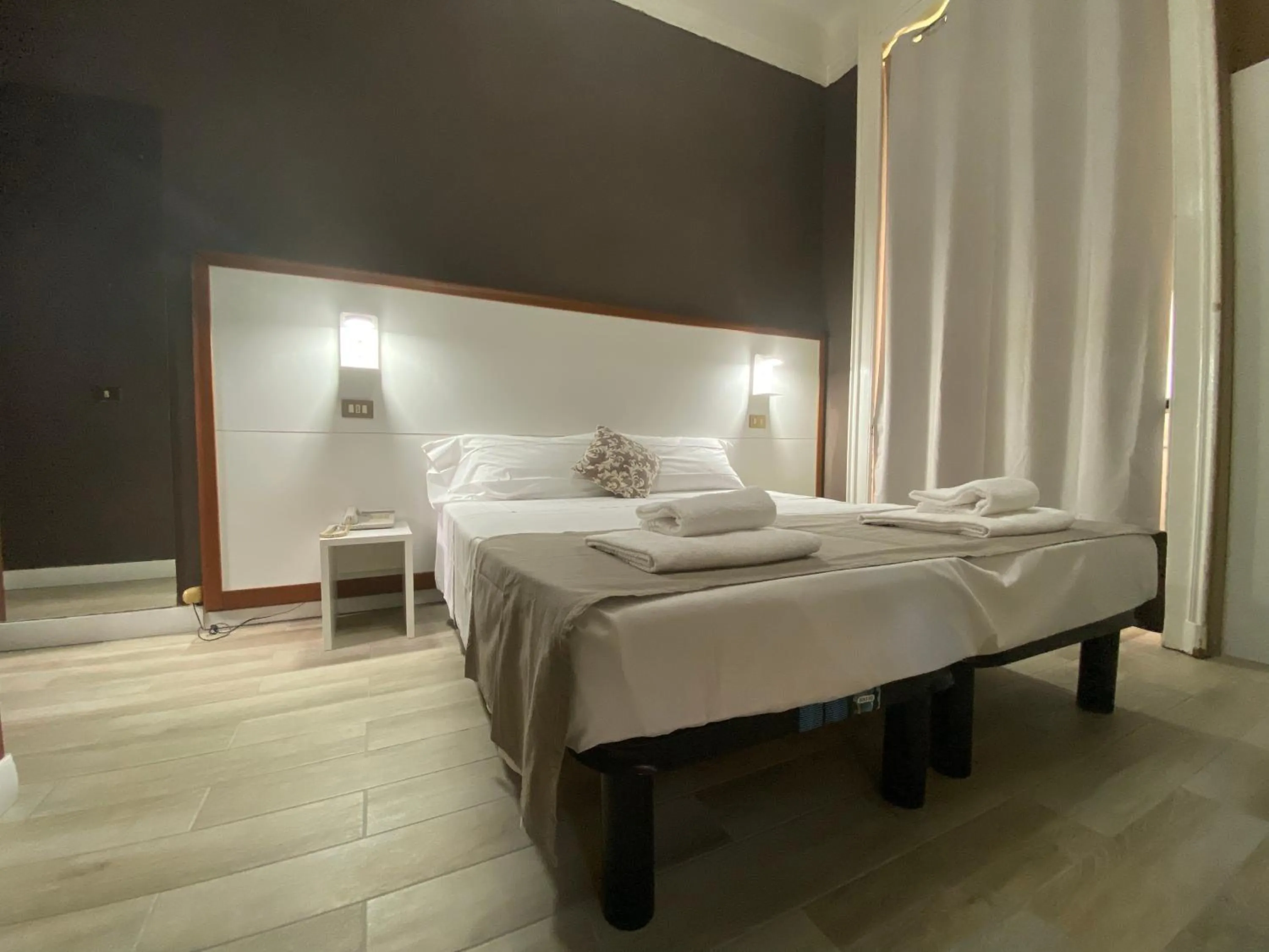 Photo of the whole room, Bed in Hotel Bogart Milano