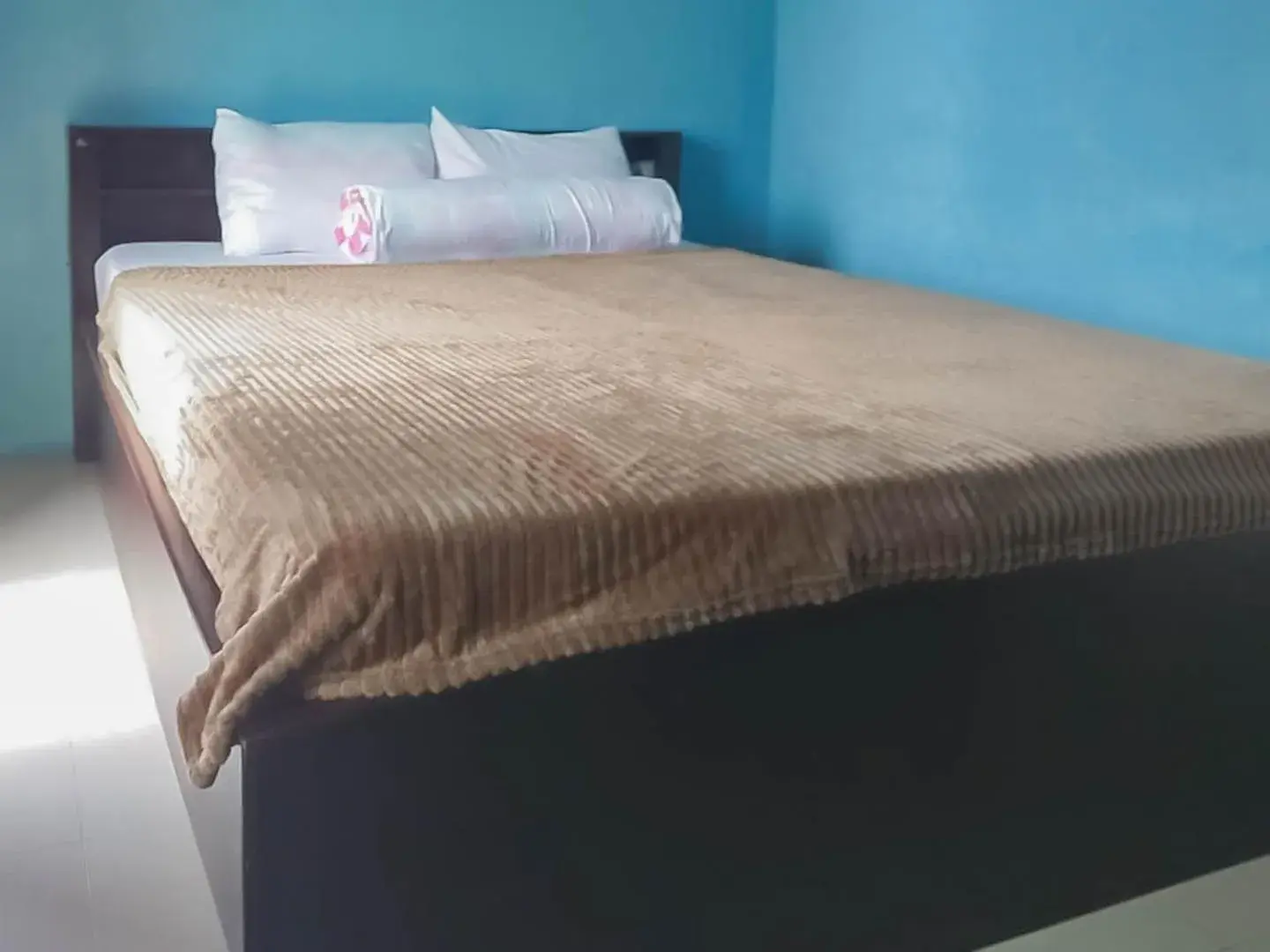 Standard Double Room with Shared Bathroom in Saung Aligo Syariah RedPartner Standard Double Room with Shared Bathroom in Saung Aligo Syariah RedPartner