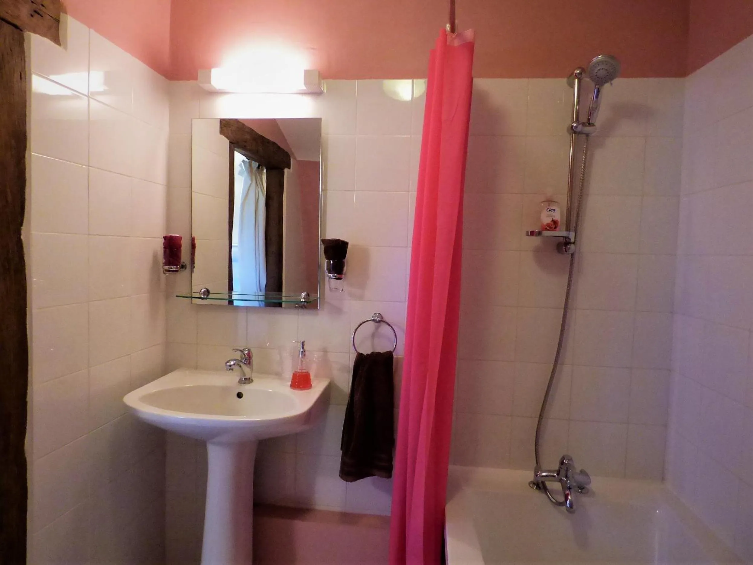 Shower in L'Ancien Presbytère Chambres D'hote ou Gite