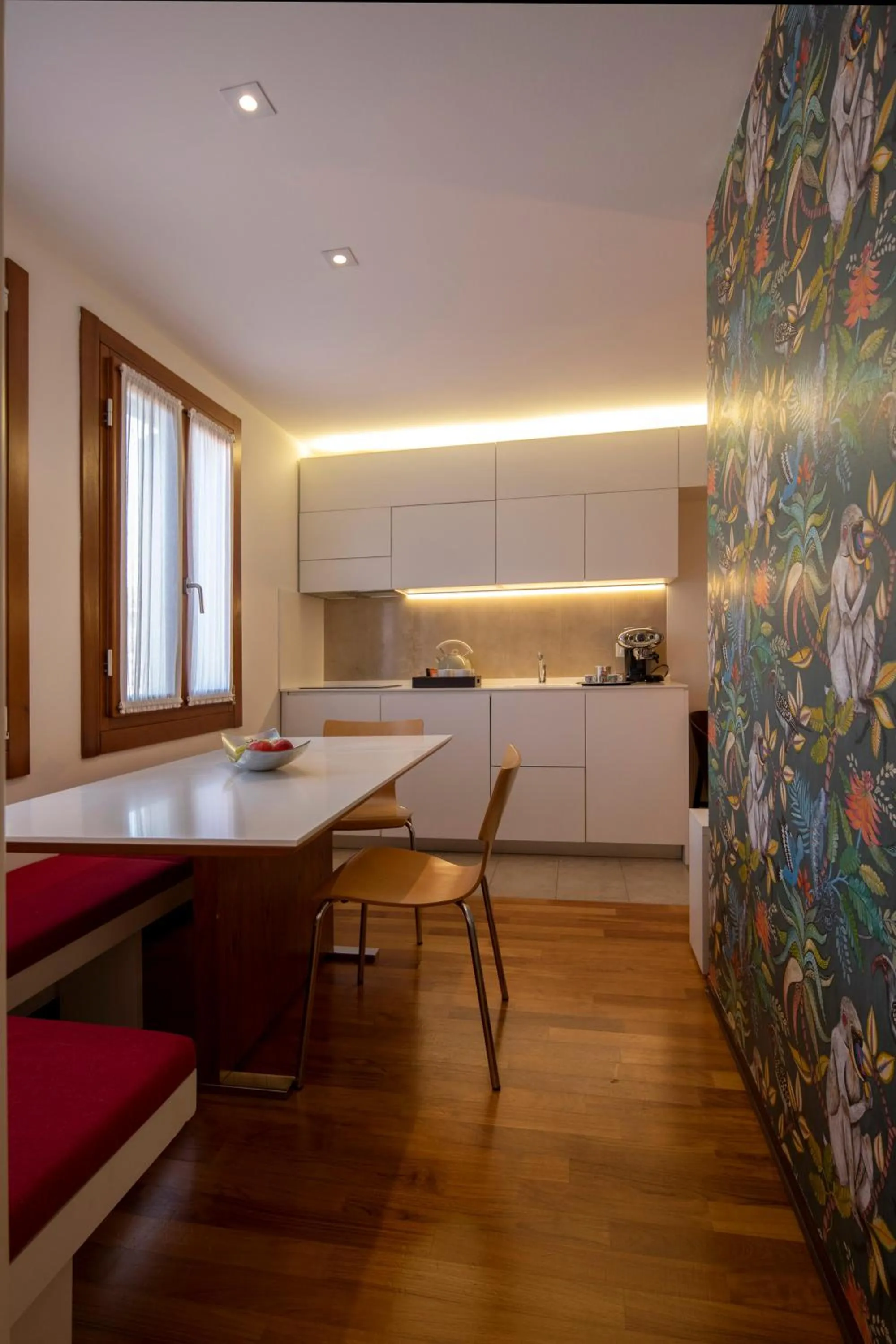 Kitchen or kitchenette in Ca' della Scimmia - Rialto - Venice