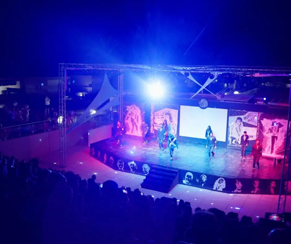 Evening entertainment in One Resort Aqua Park