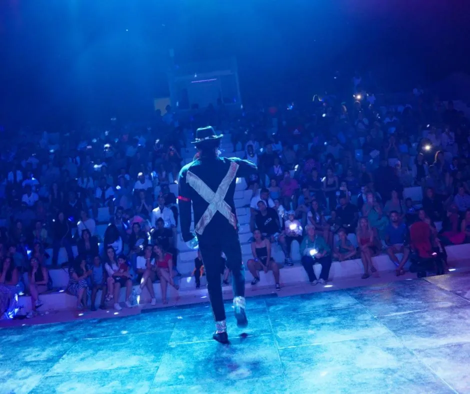 Evening entertainment in One Resort Aqua Park