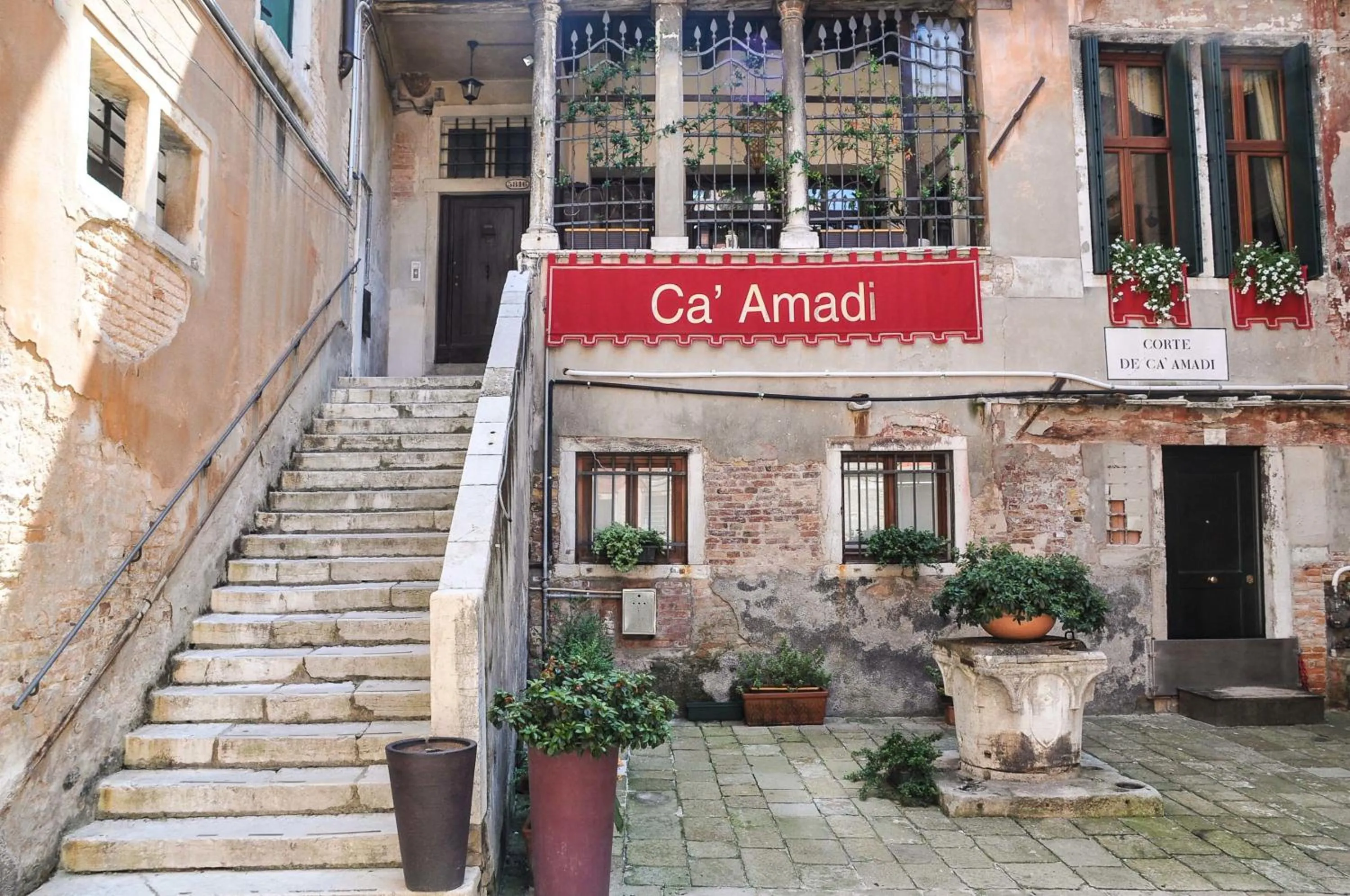 Property building in Ca' Amadi