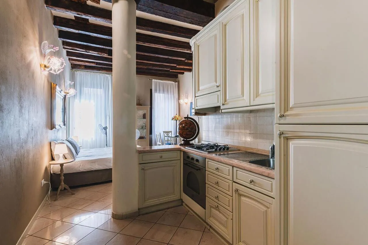 Kitchen or kitchenette in Ca' Amadi