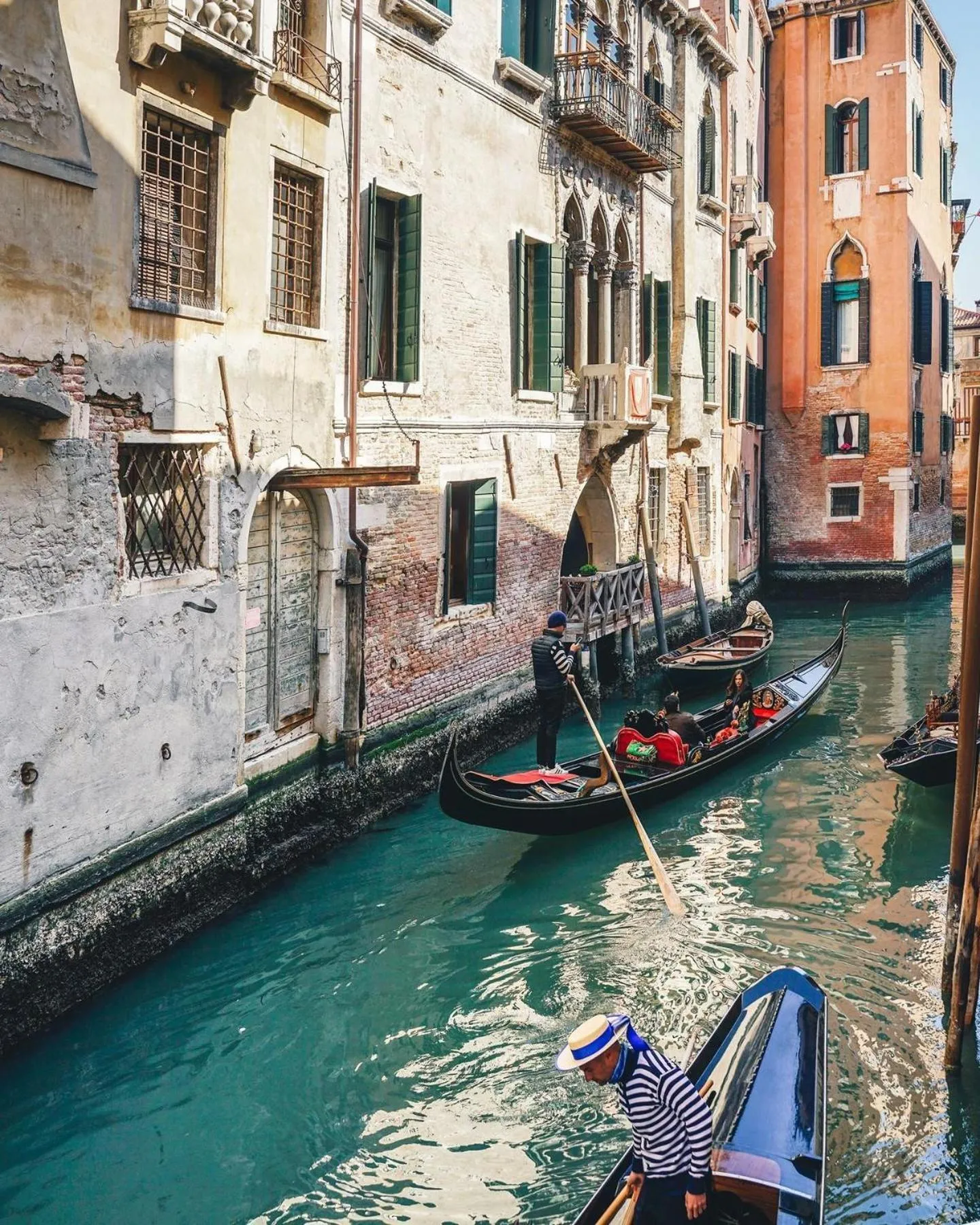 Property building in Ca' Amadi