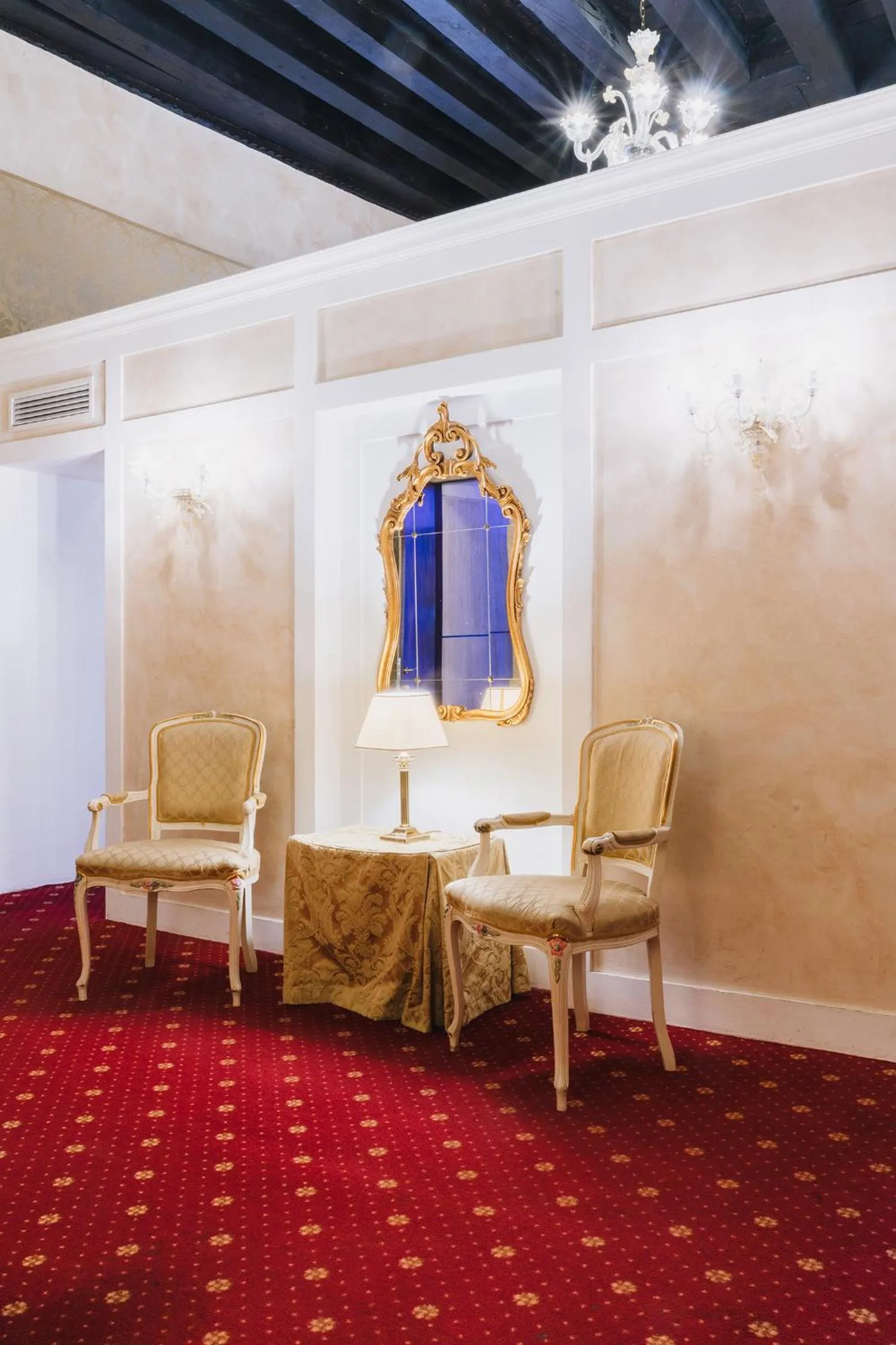 Living room in Ca' Amadi