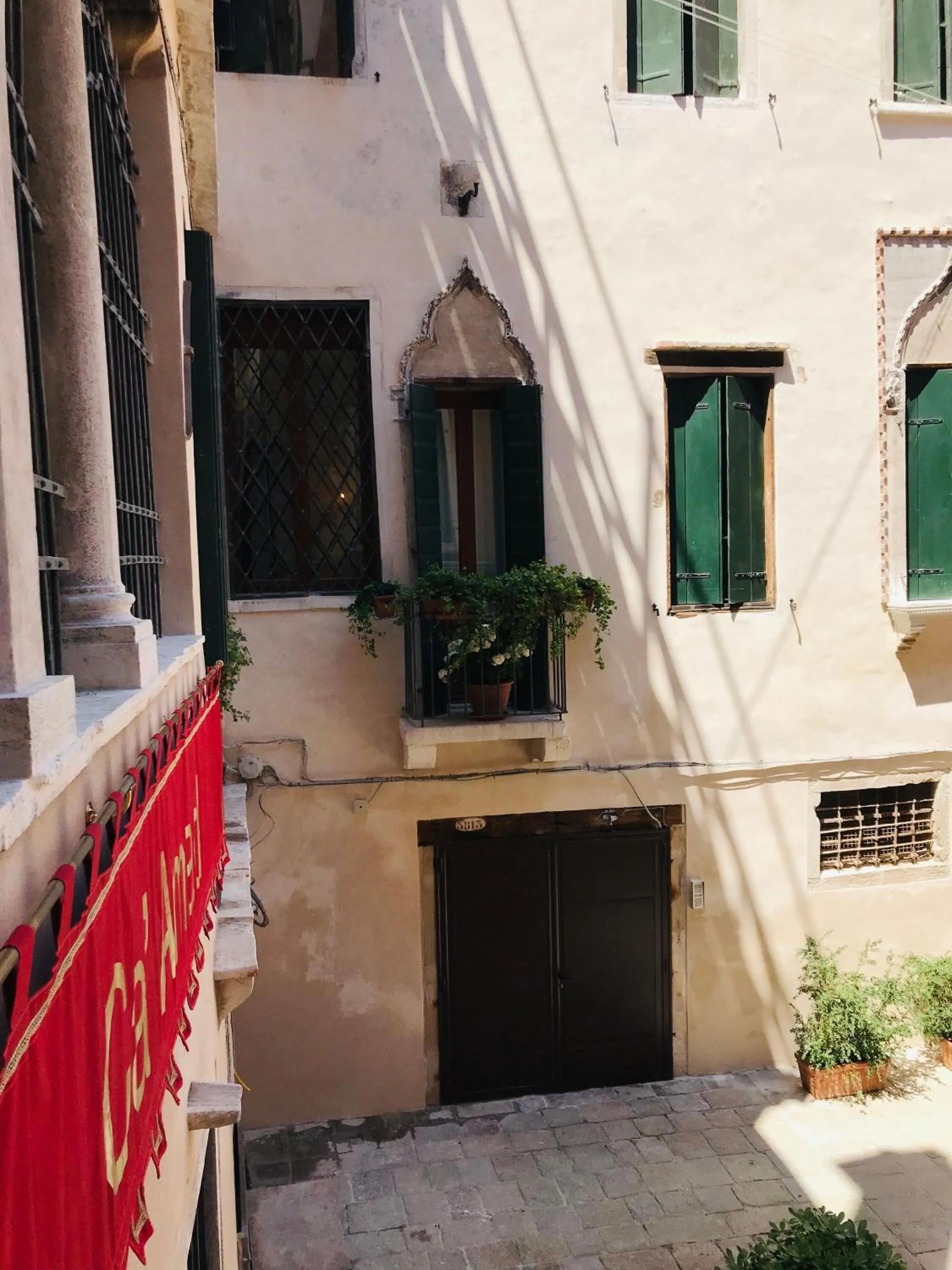 Property building in Ca' Amadi