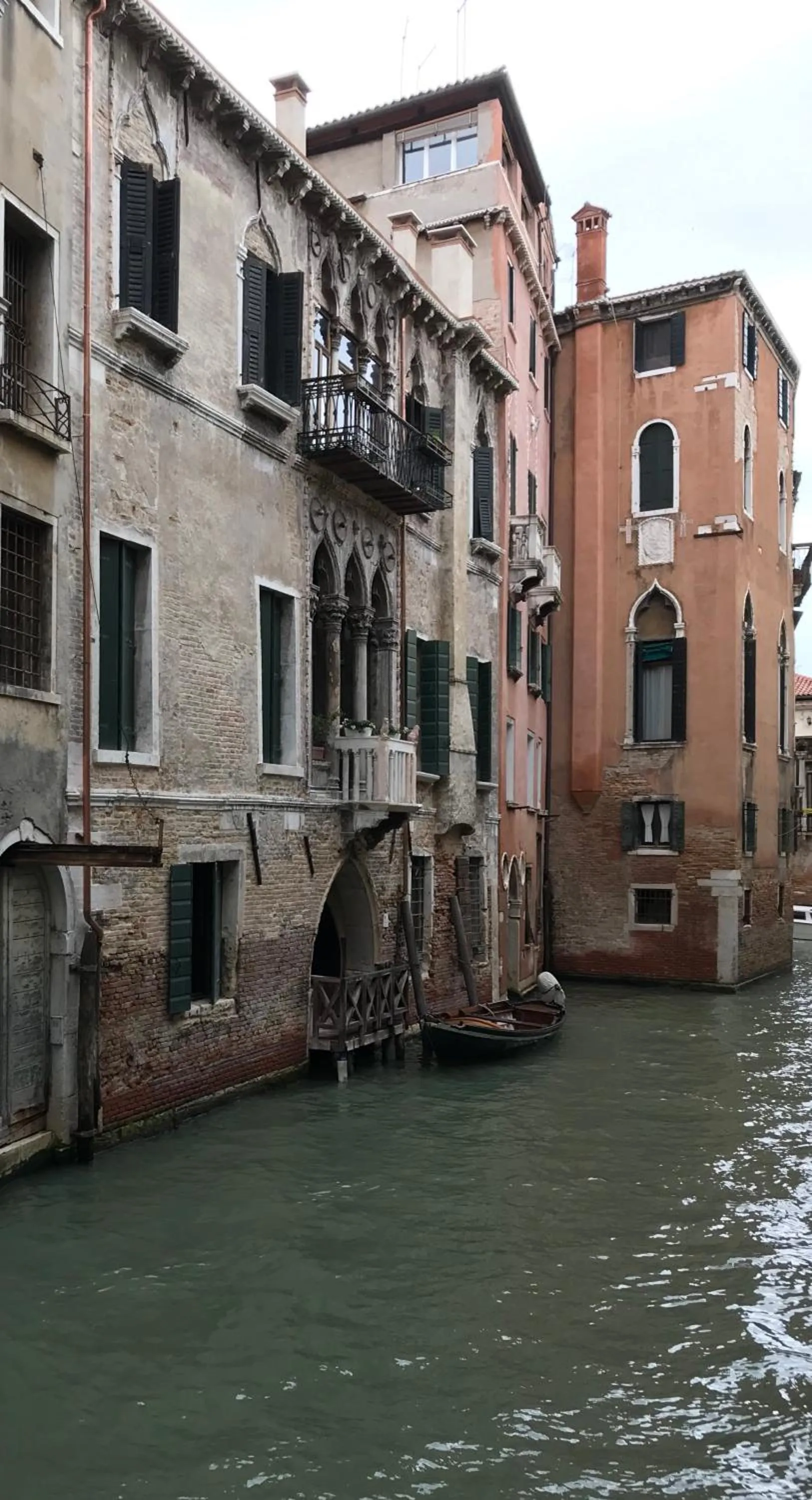 Property building in Ca' Amadi