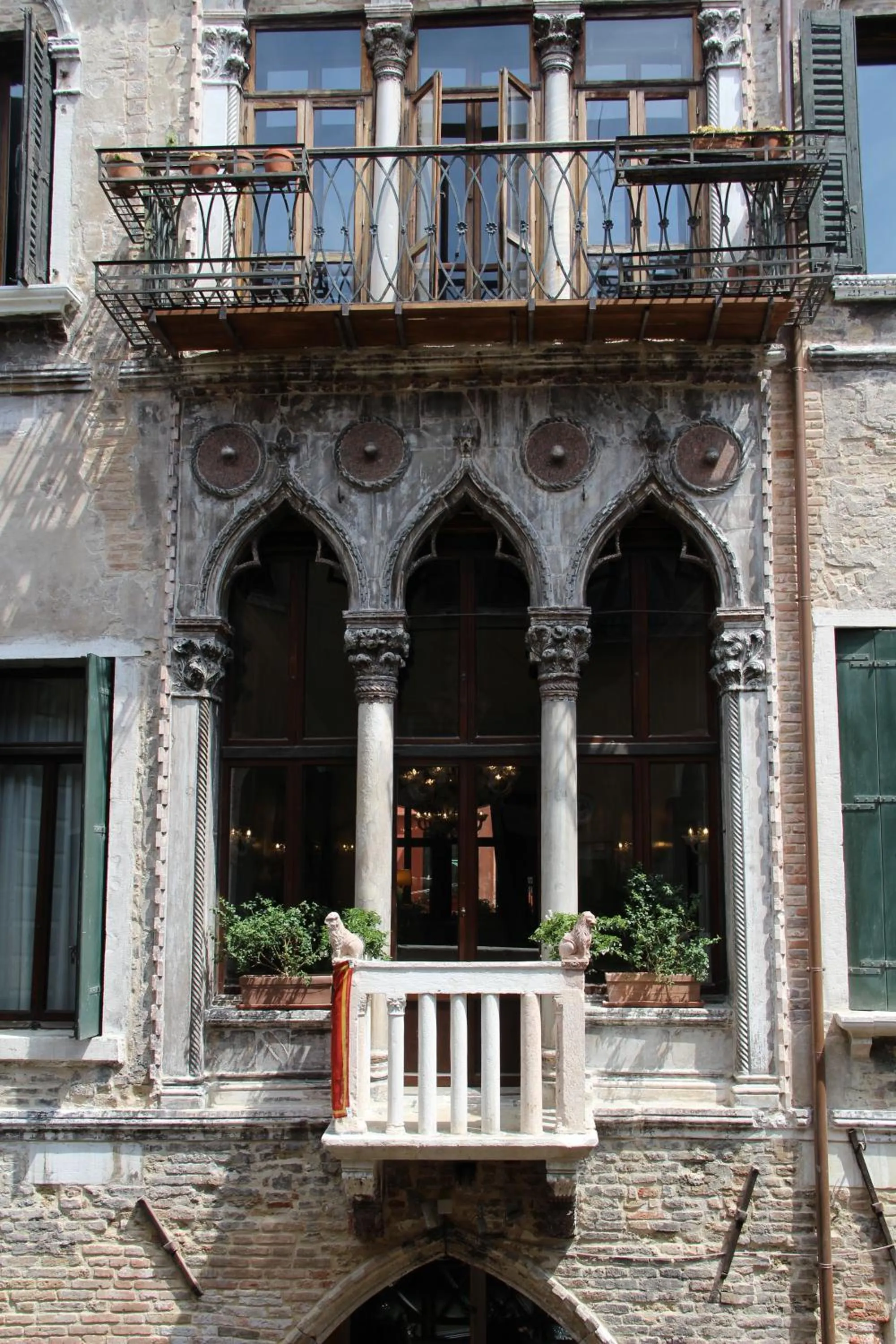 Property building in Ca' Amadi