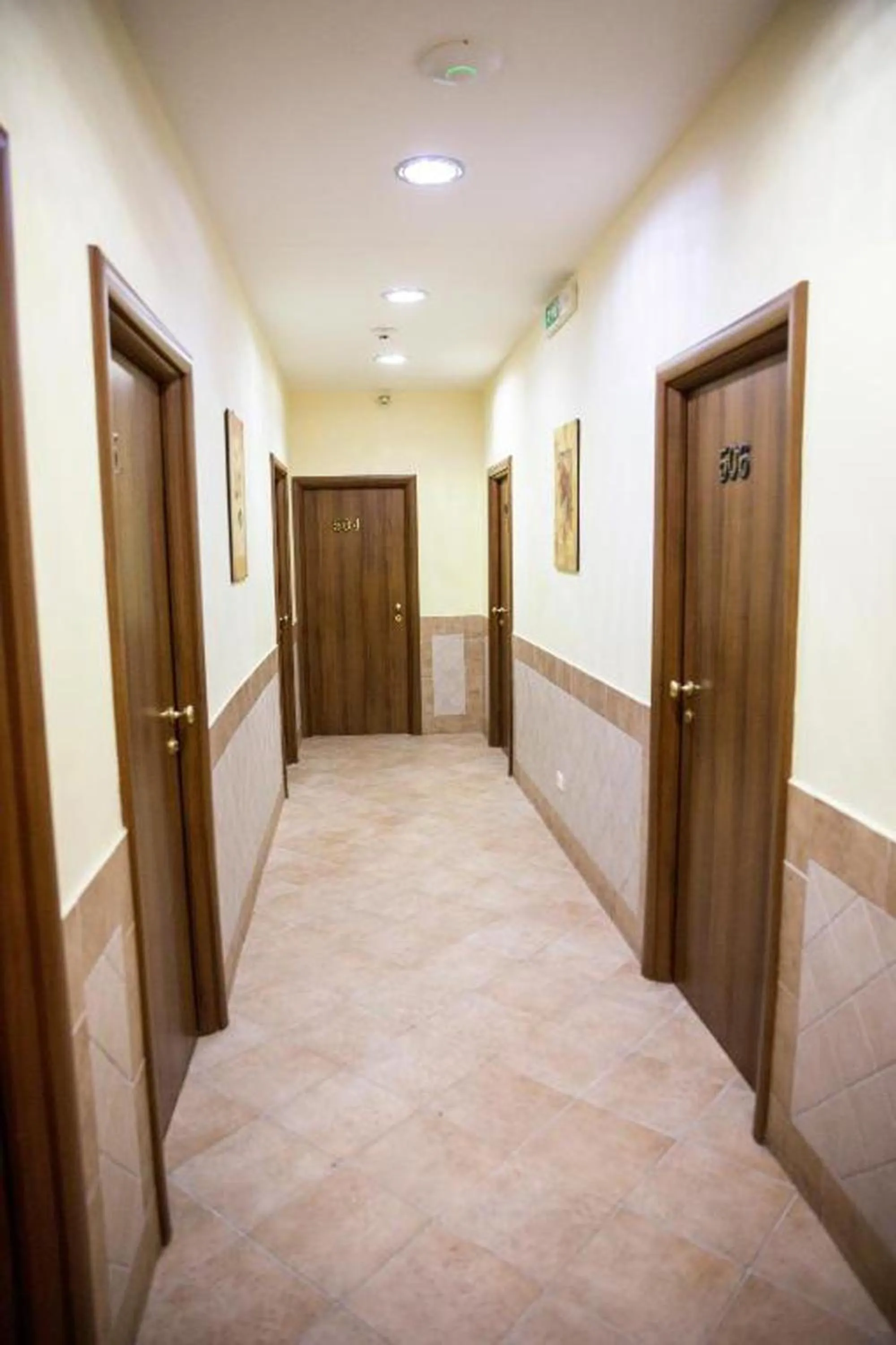 Facade/entrance in Hotel Alex Square