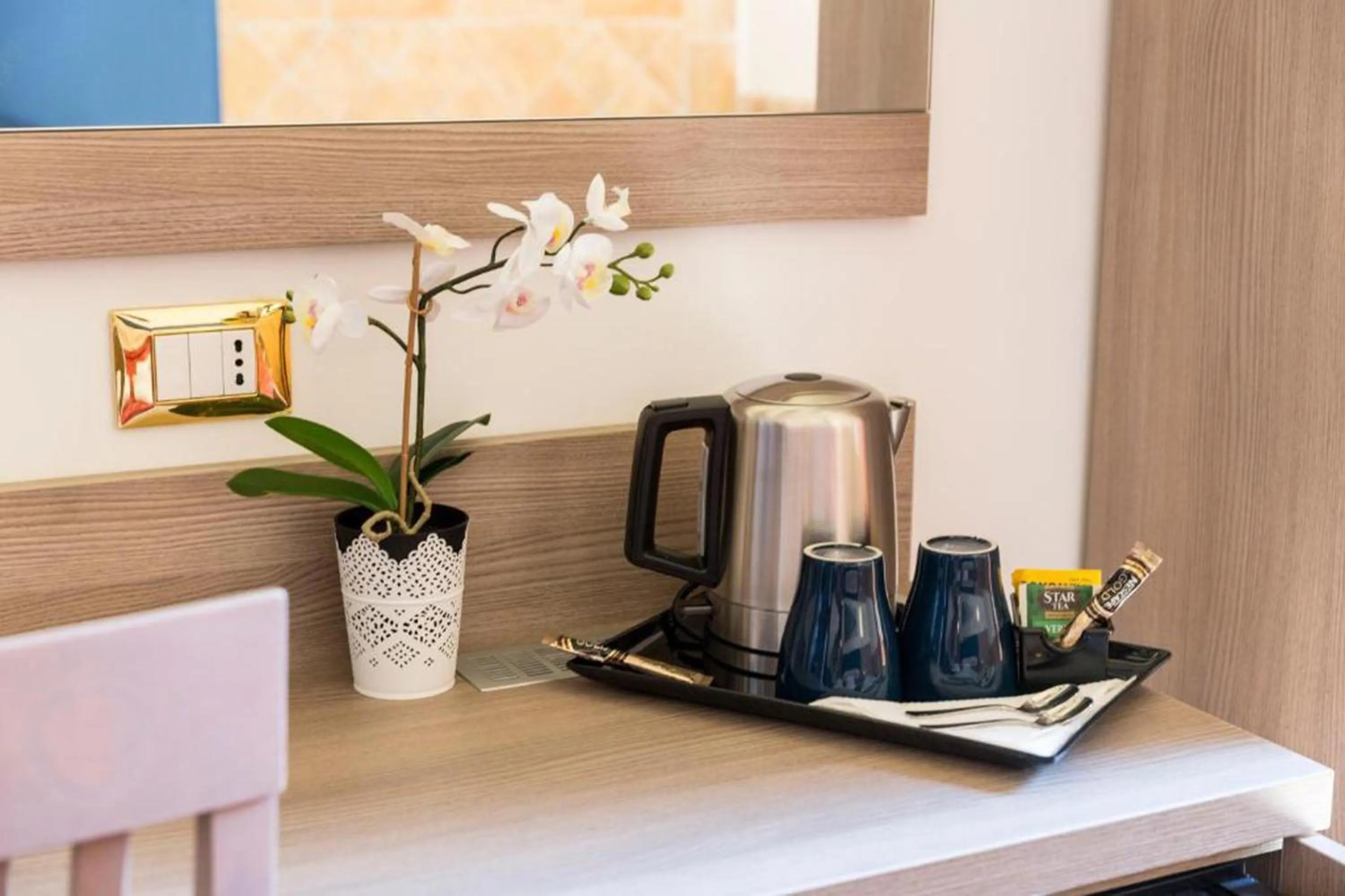 Coffee/tea facilities in Hotel Alex Square
