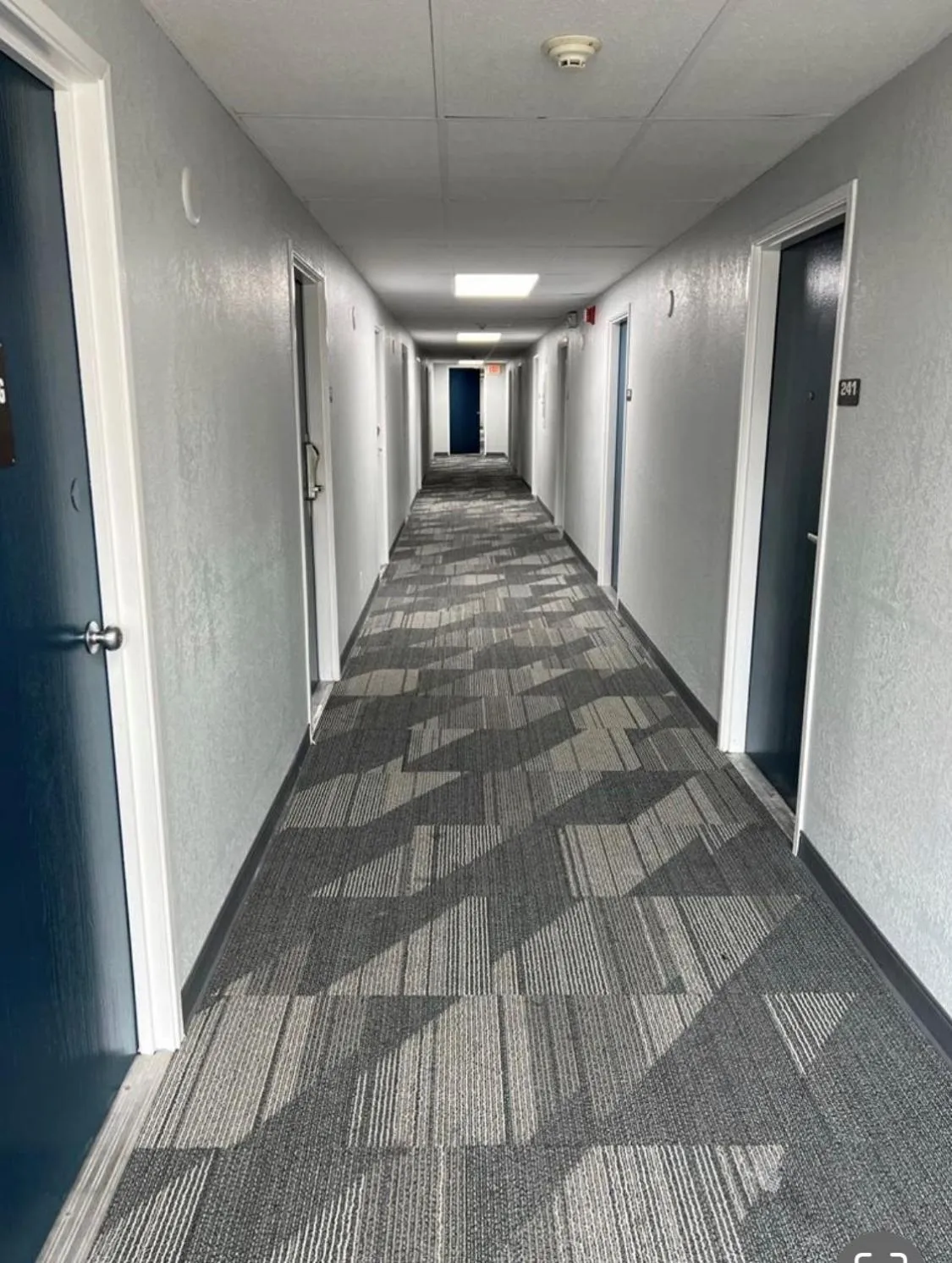 Property building in Studio 6 Altoona IA Des Moines East