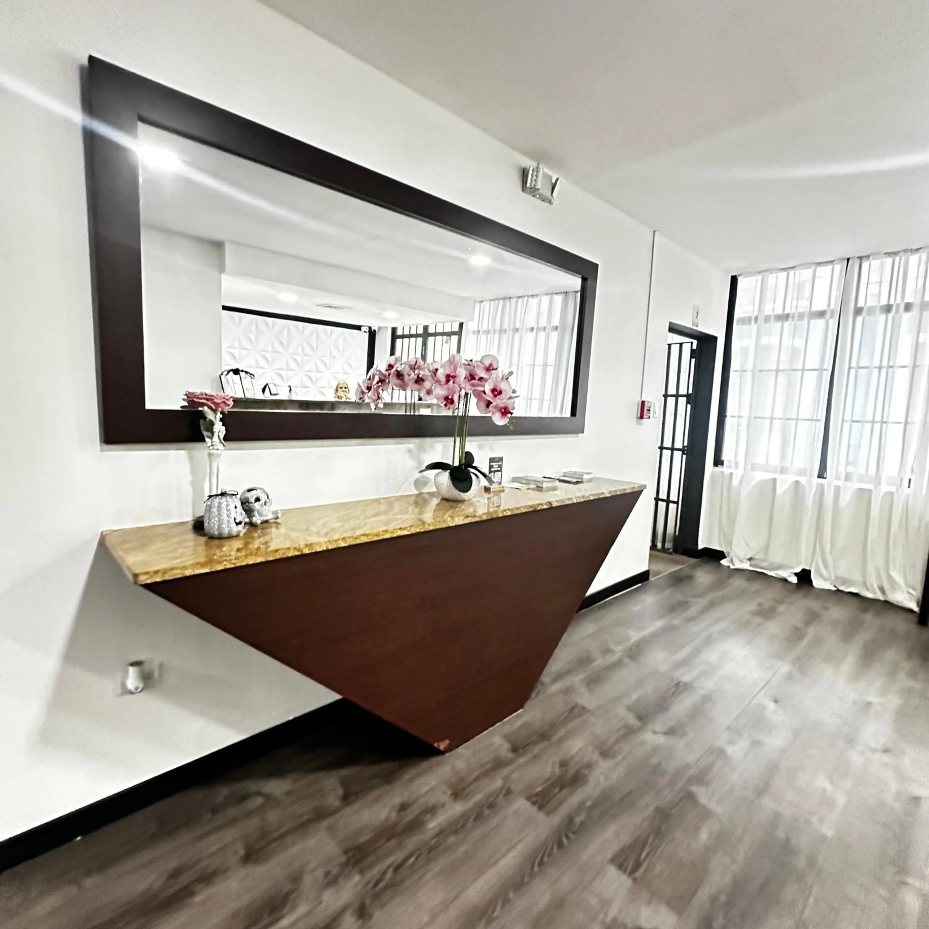 SJ SUITES HOTEL
