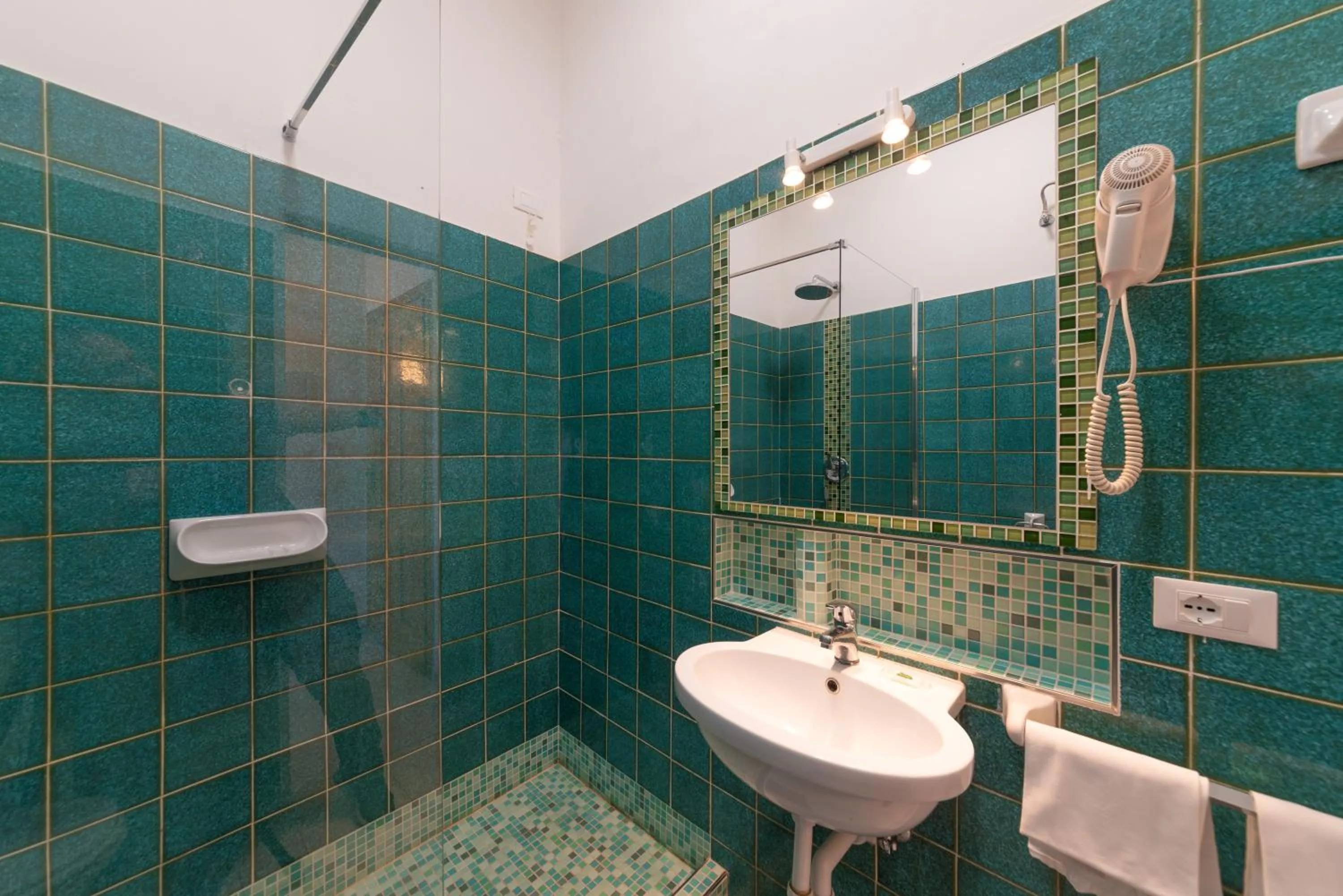 Shower in Hotel Europa